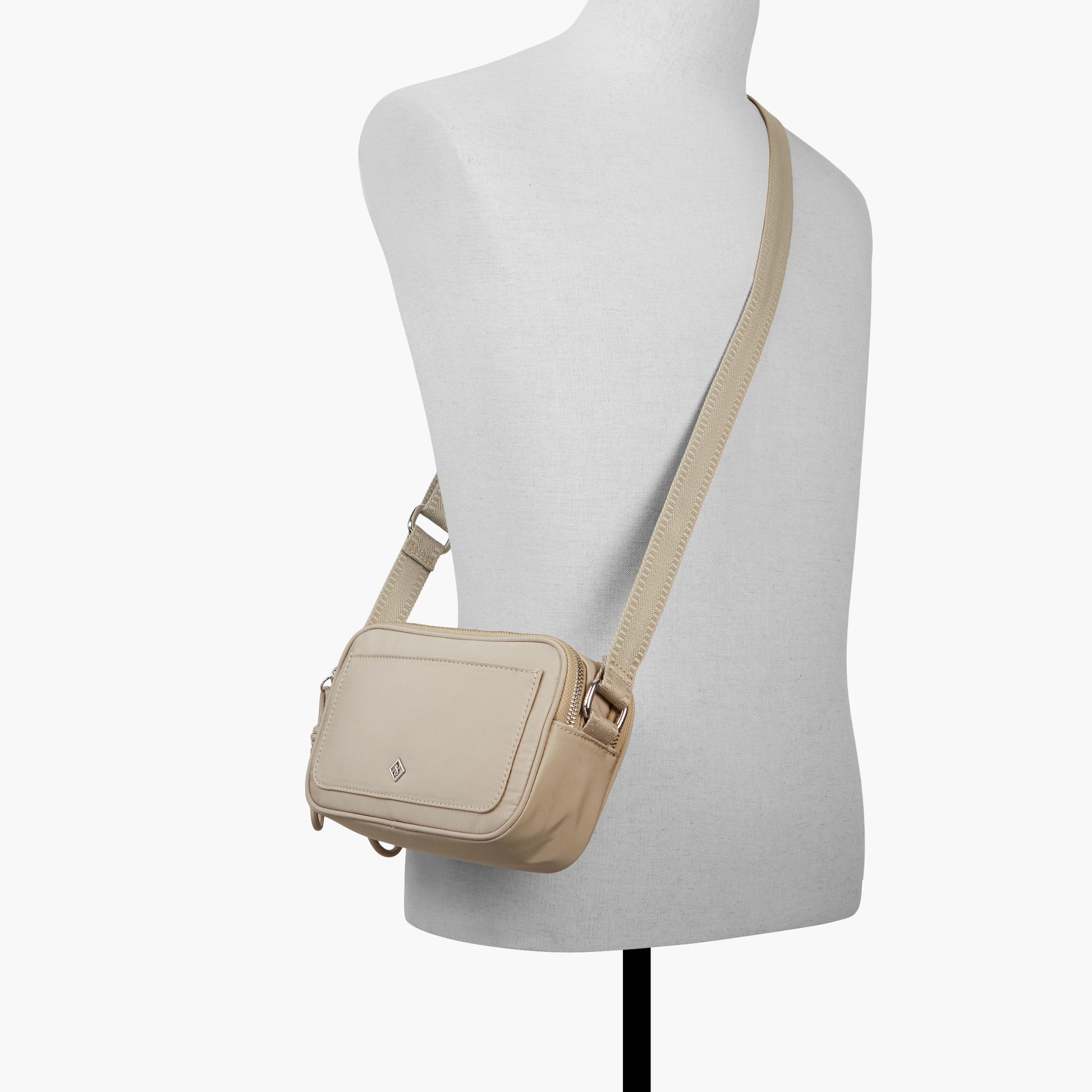 Test FR:Product media for Josilyn