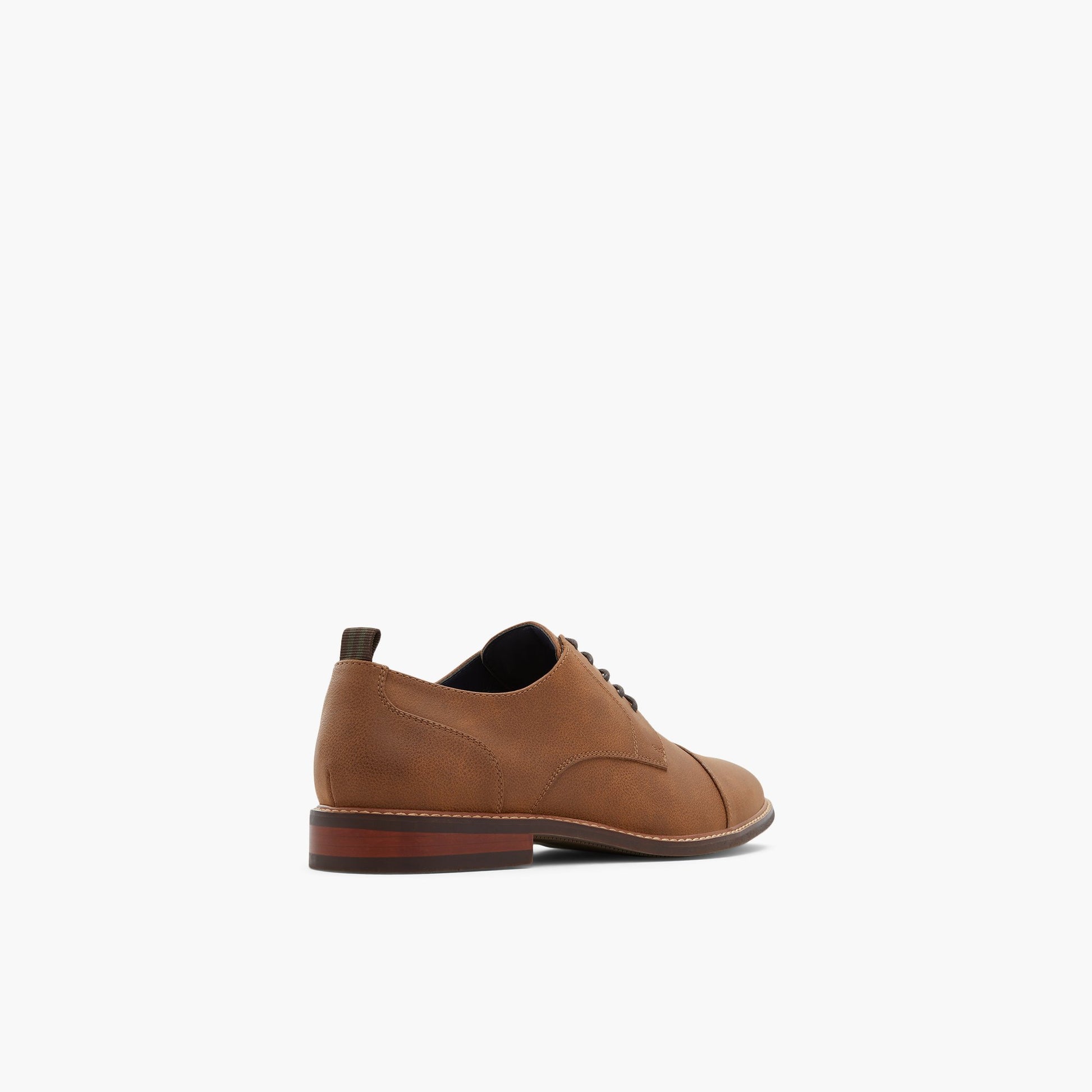 Test FR:Three-quarter angle of Cognac Castles Chaussures derby's back side
