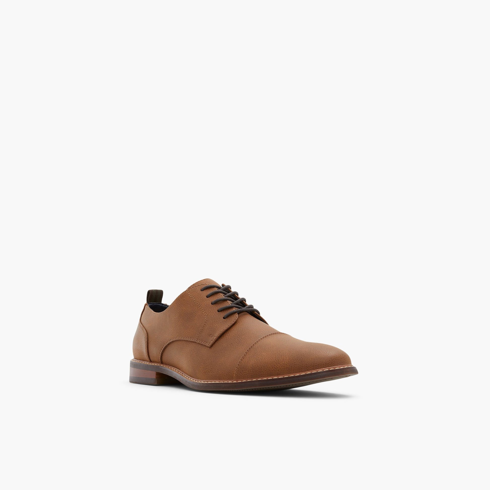 Test FR:Three-quarter angle of Cognac Castles Chaussures derby's front side