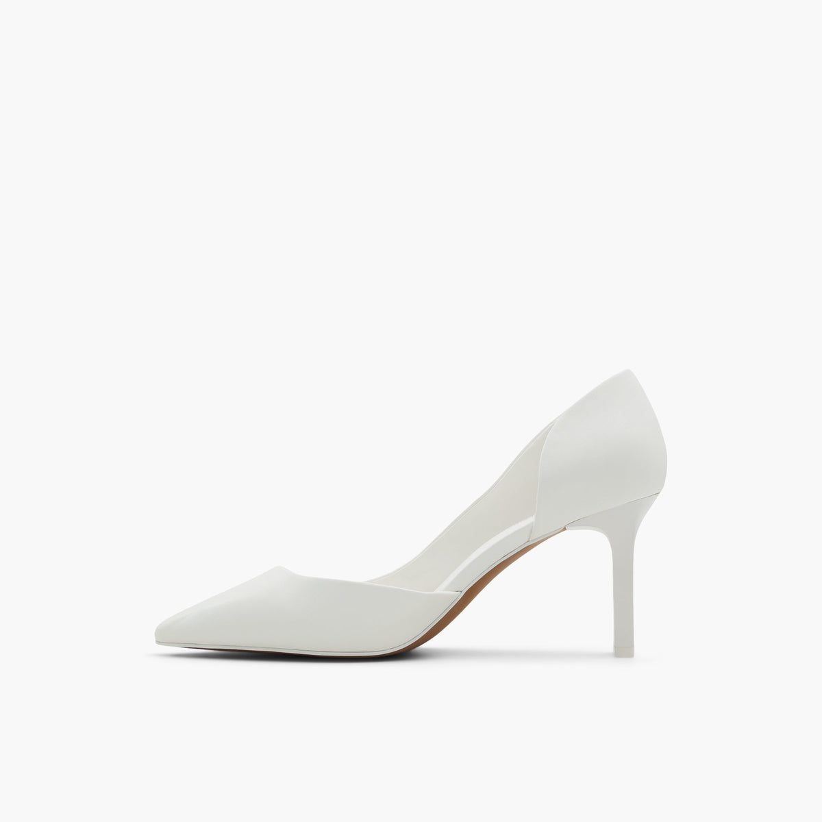 Side view of White Ninaa