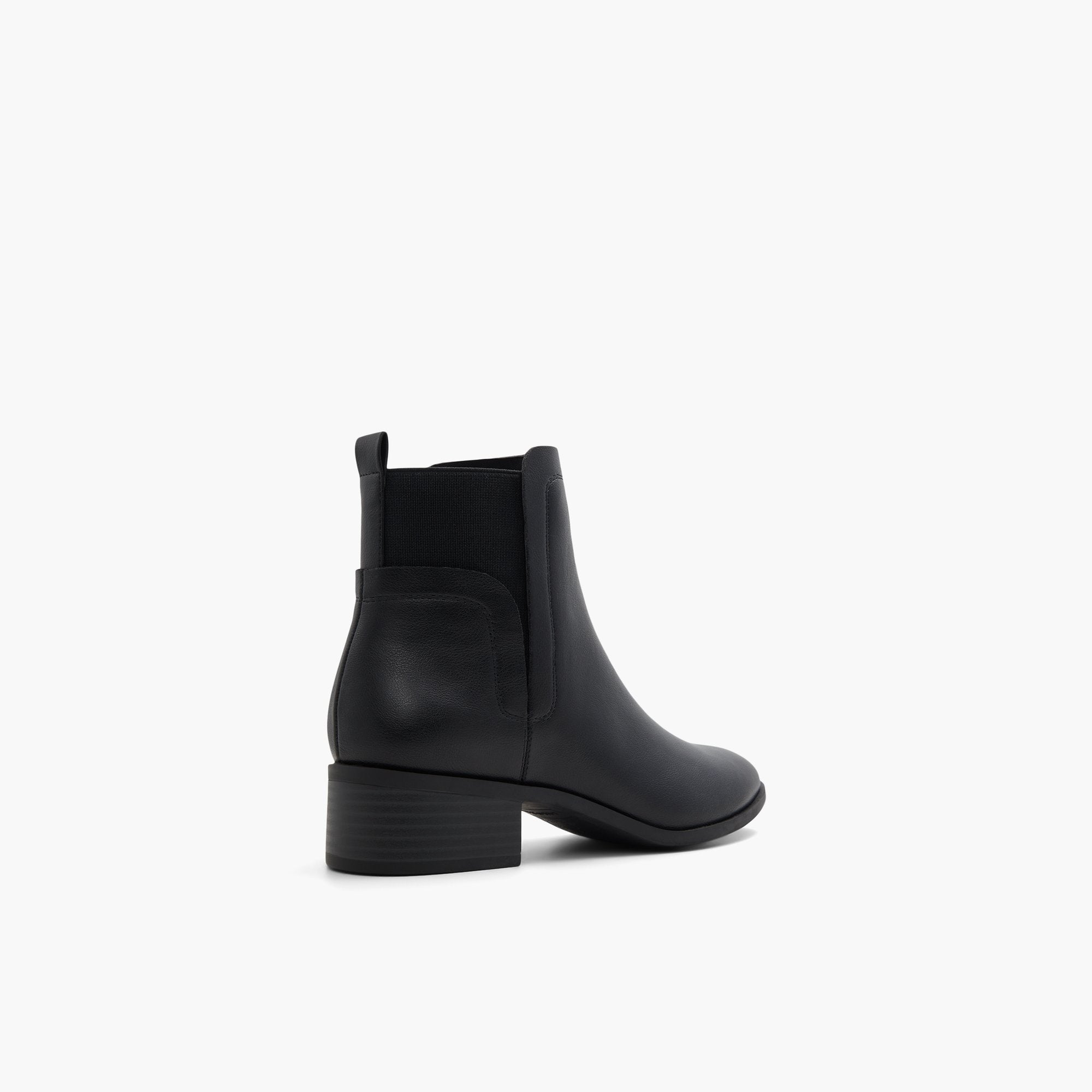 Cassi in black | Call It Spring Canada