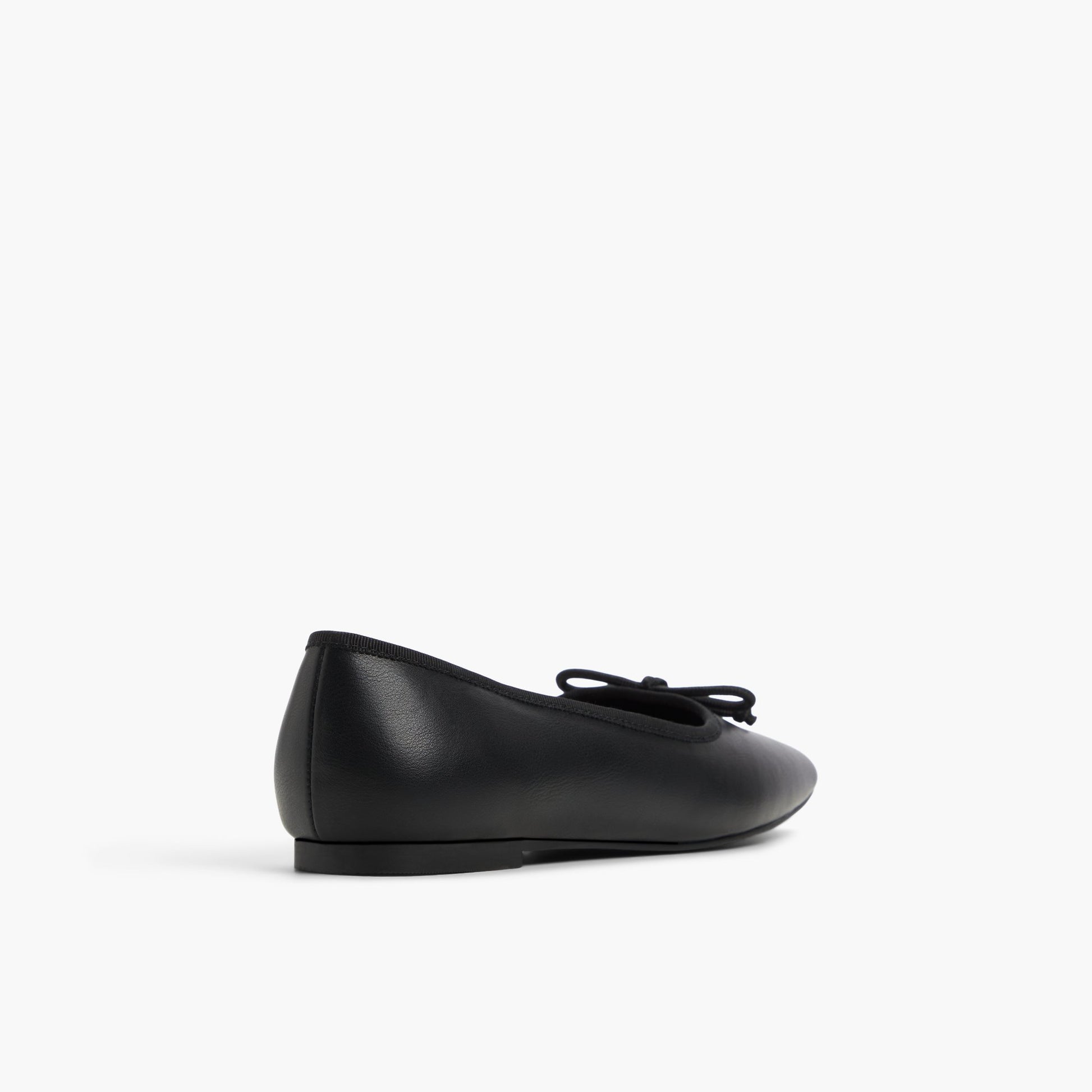 Test FR:Three-quarter angle of Noir Camiille Ballerines's back side