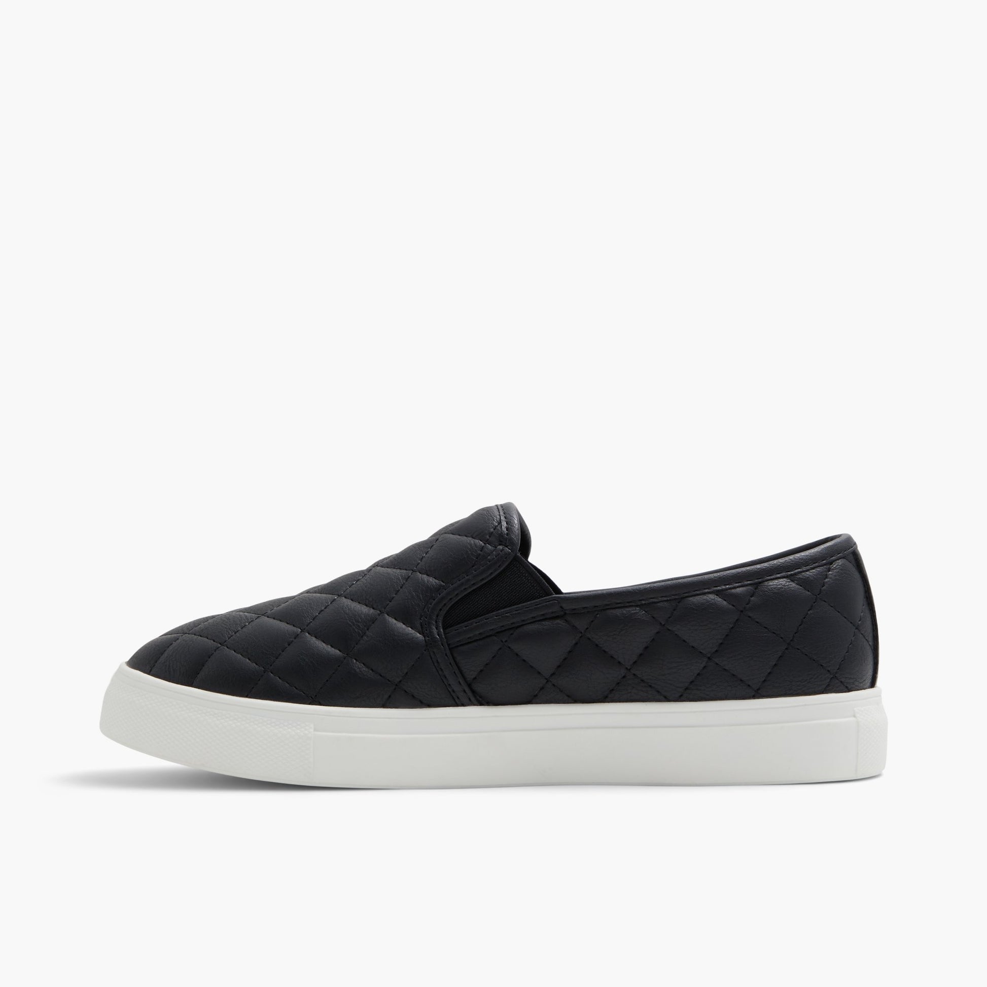 Side view of Black Iggyy Low top sneakers