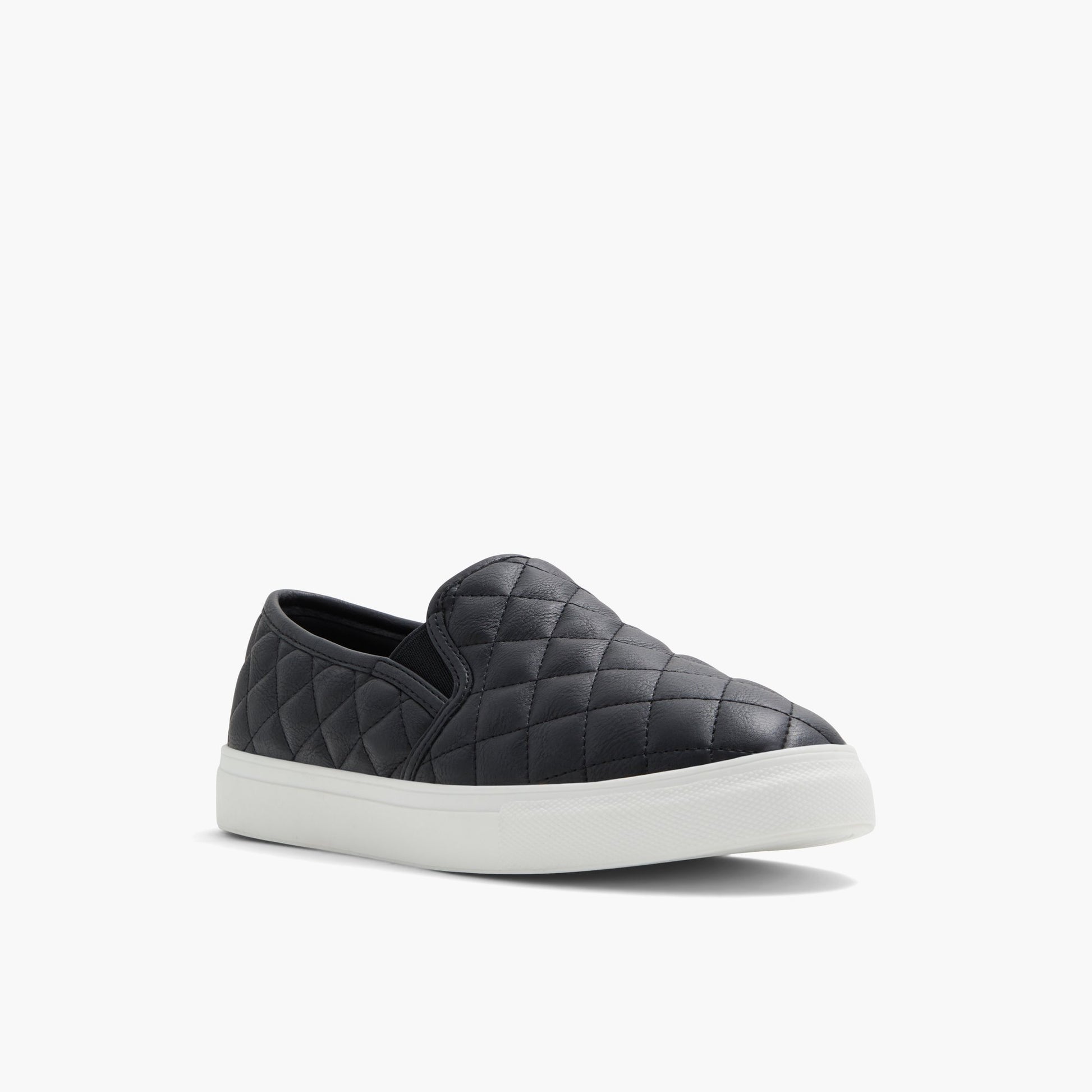 Three-quarter angle of Black Iggyy Low top sneakers's front side