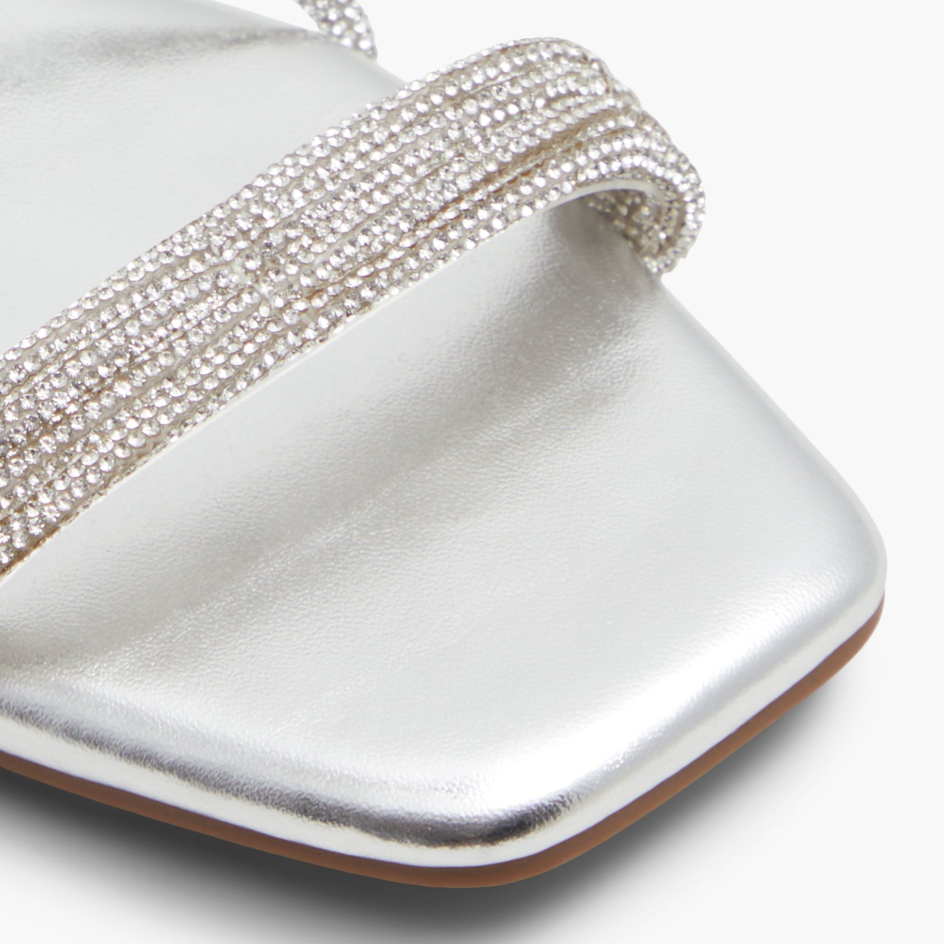 Close-up of the Silver Aminaa