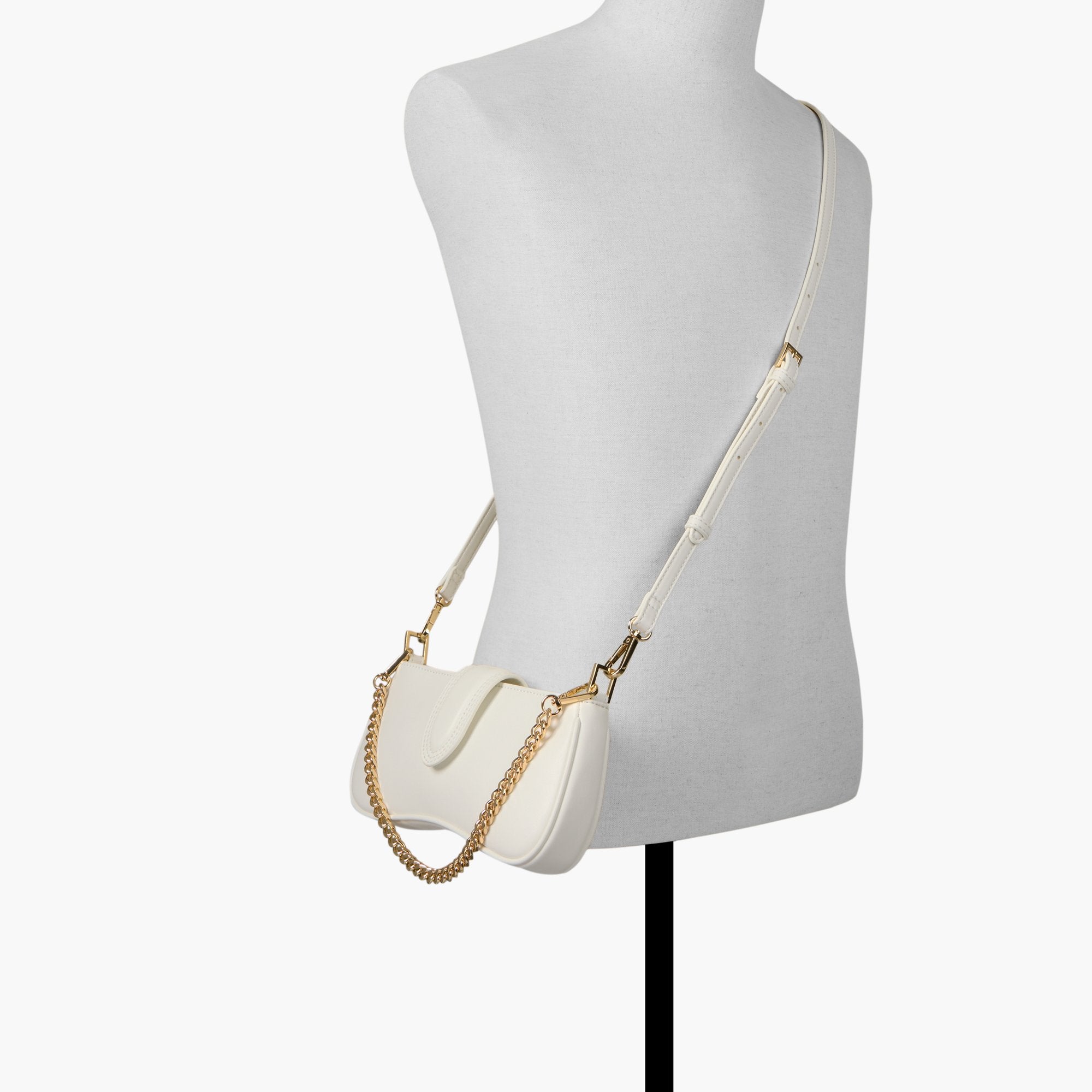 Juicy in white | Call It Spring Canada