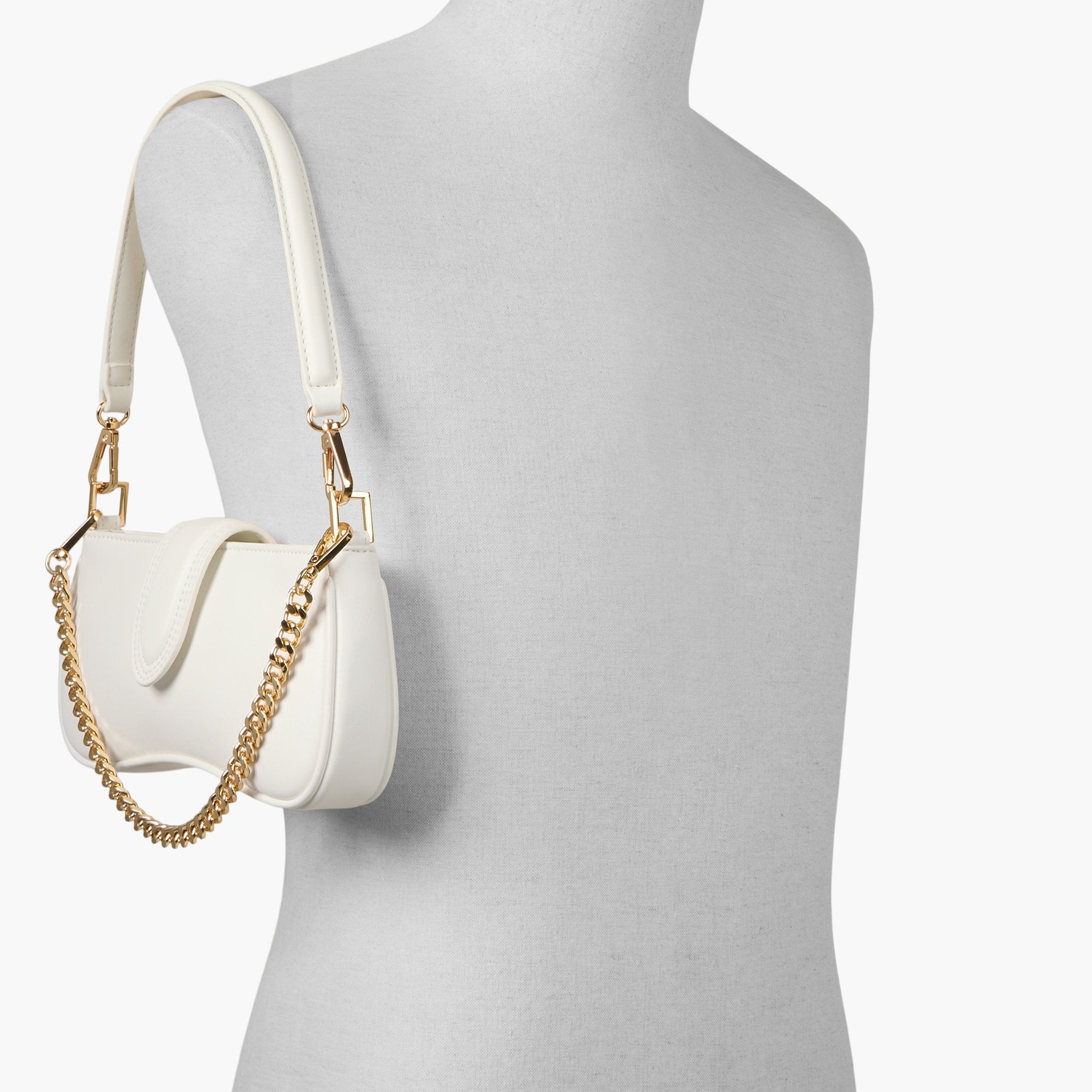 Juicy in white | Call It Spring Canada
