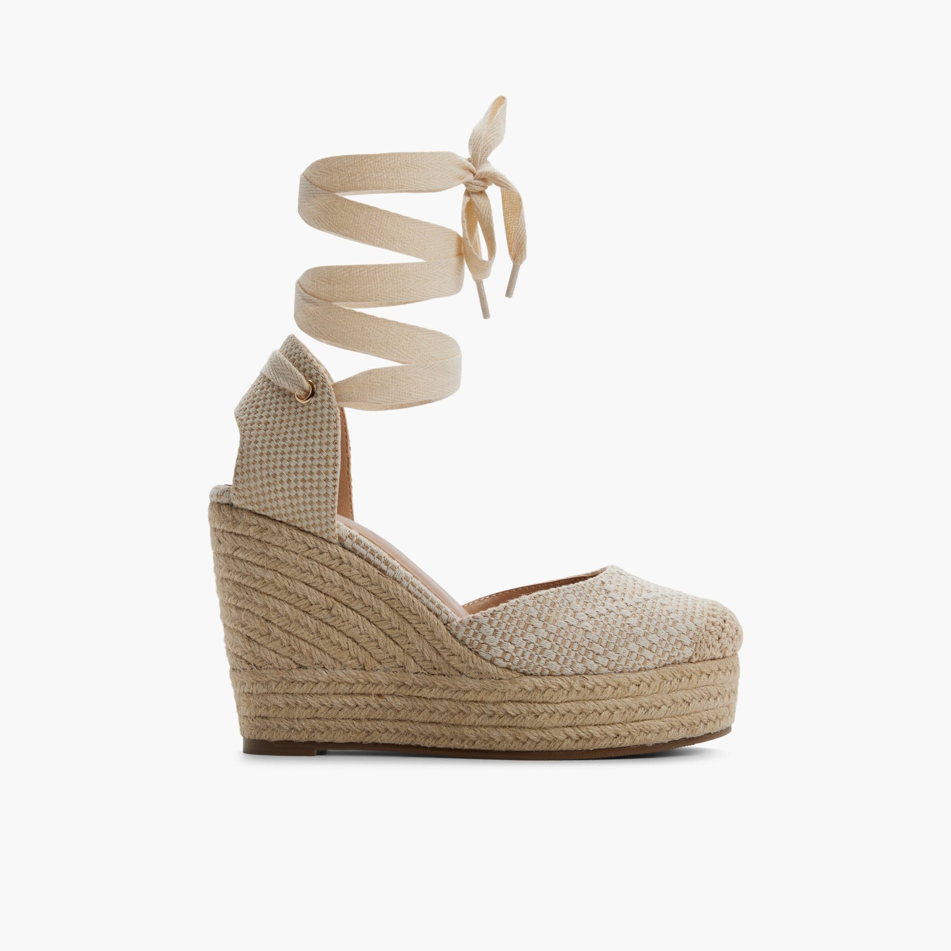 Goldiie in Open Natural