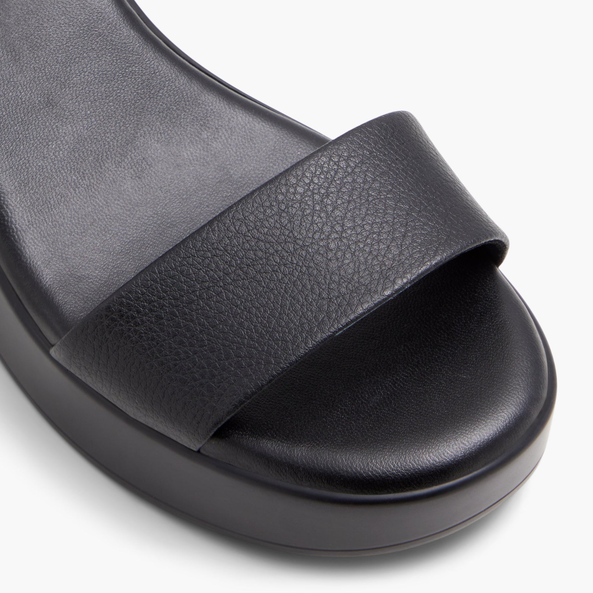Close-up of the Black Talya