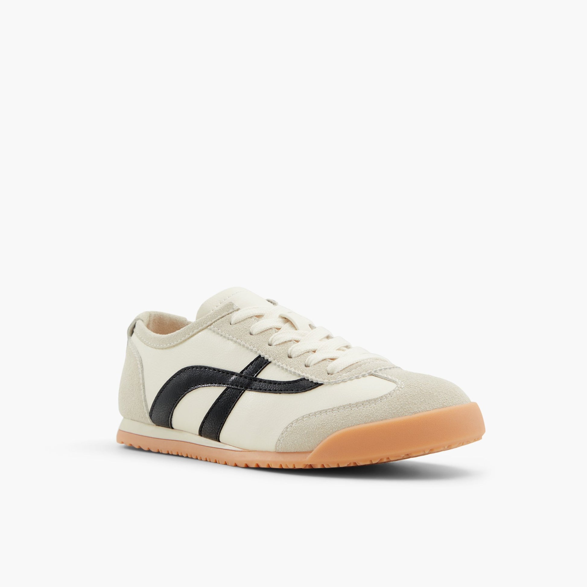 Three-quarter angle of Ice Beaa Low-top Sneakers's front side