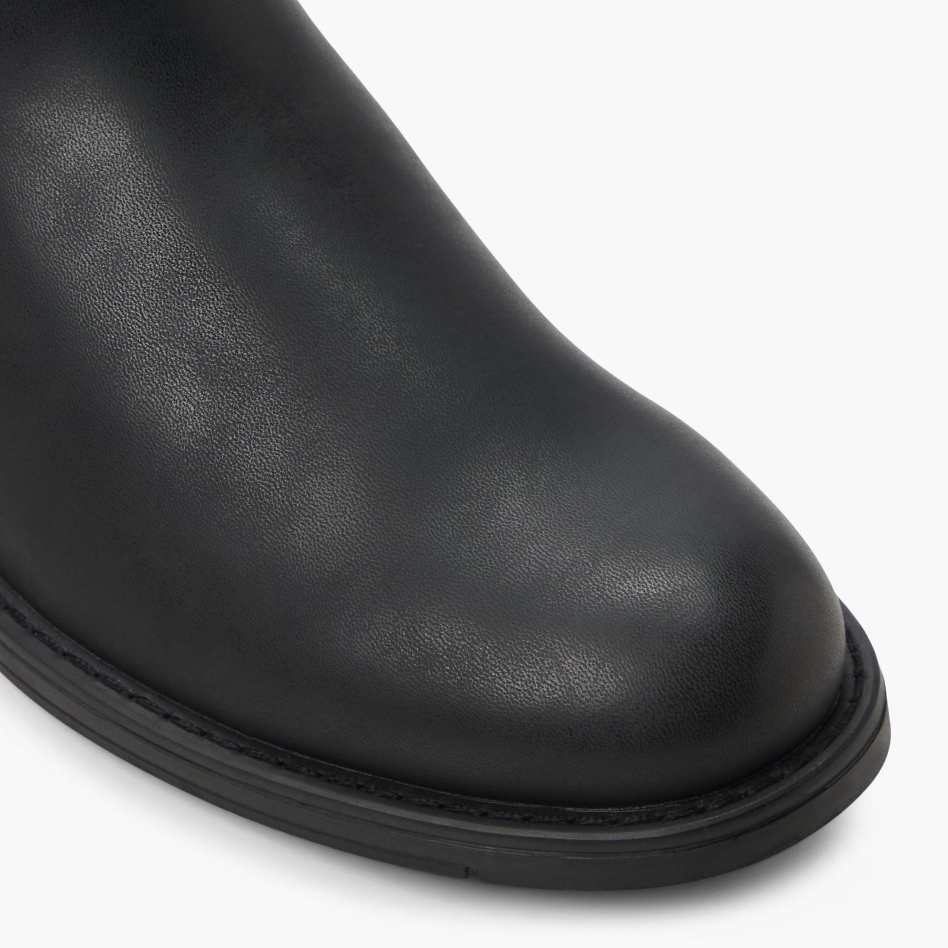 Close-up of the Black Montiego Chelsea Boots