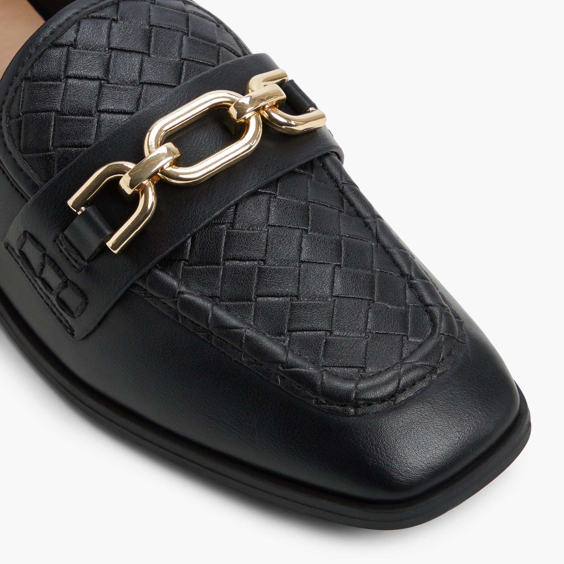 Test FR:Close-up of the Autre Noir Graceyy Flâneurs