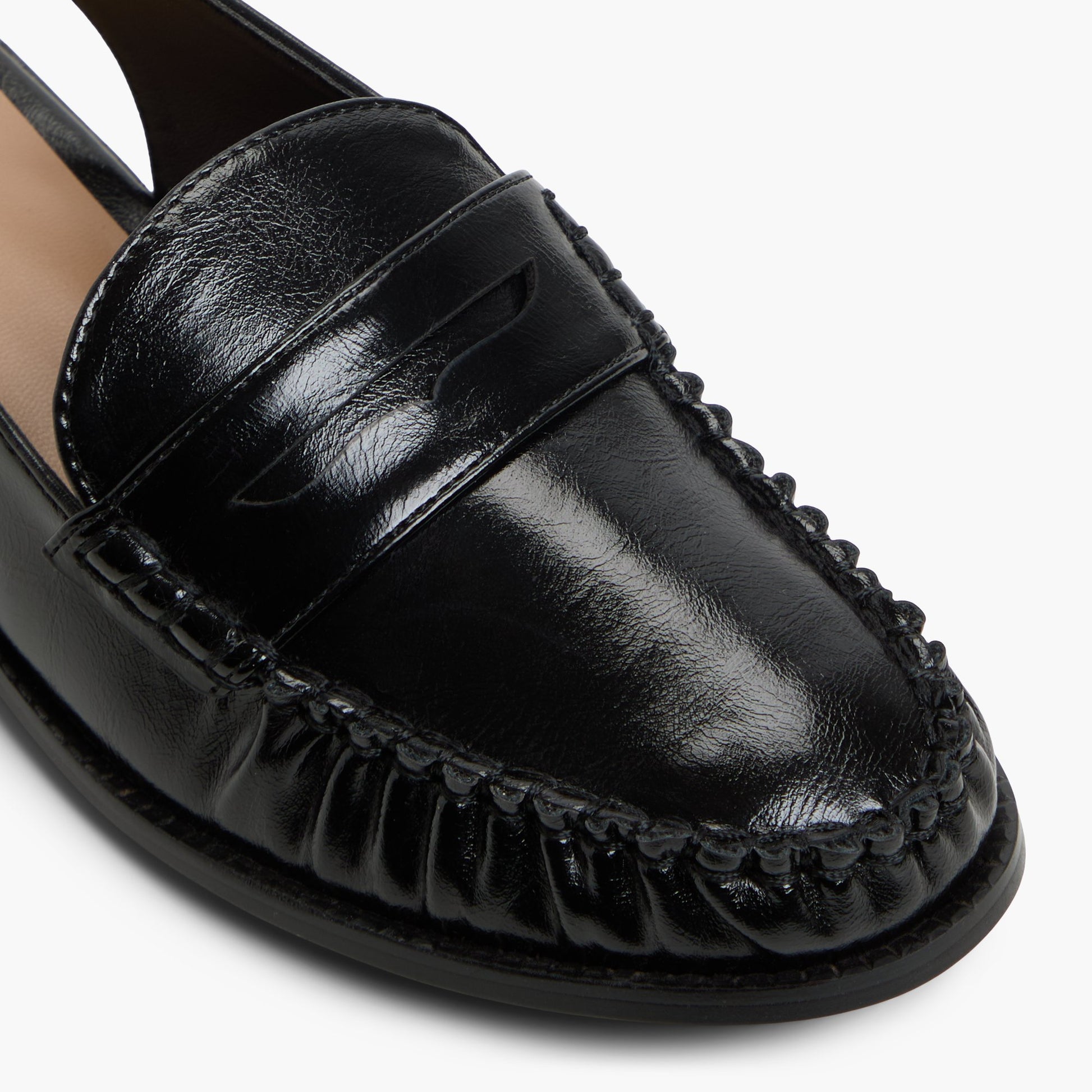Close-up of the Other Black Muriel