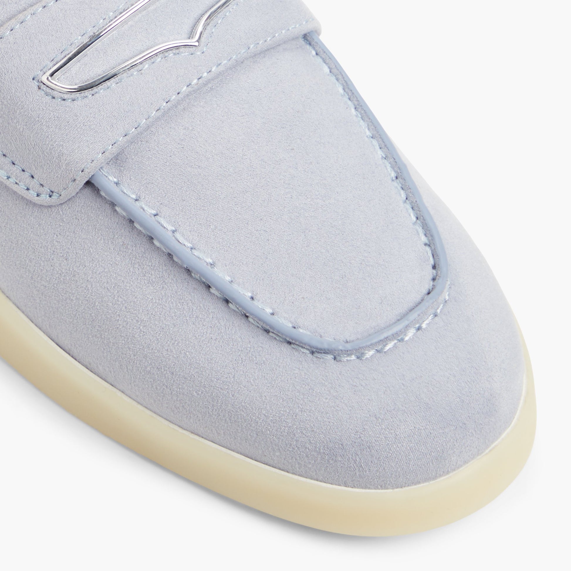 Close-up of the Light Blue Maris