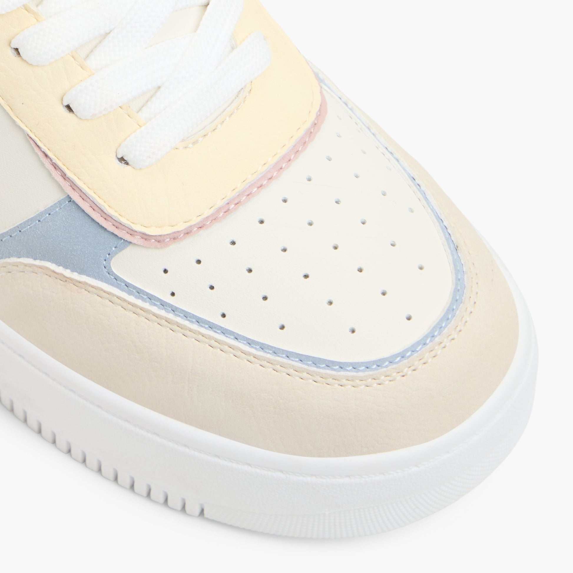Close-up of the Other White Freshy