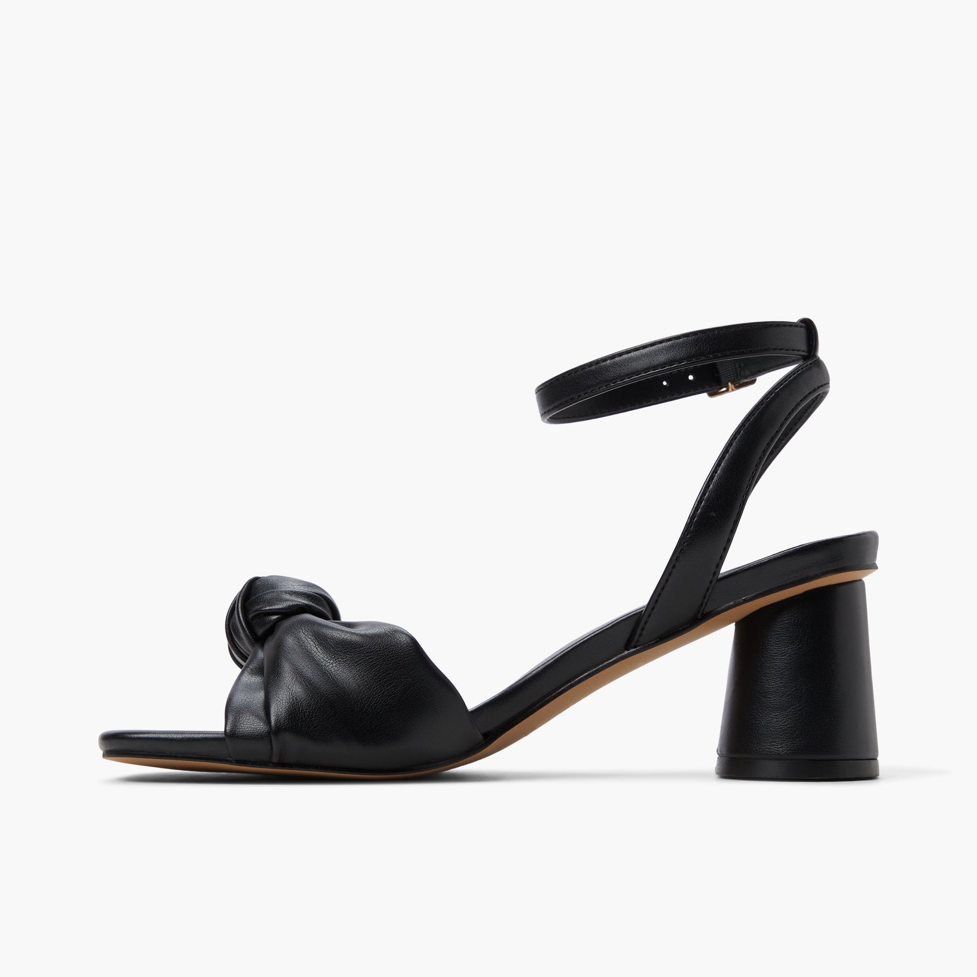 Side view of Black Florrence