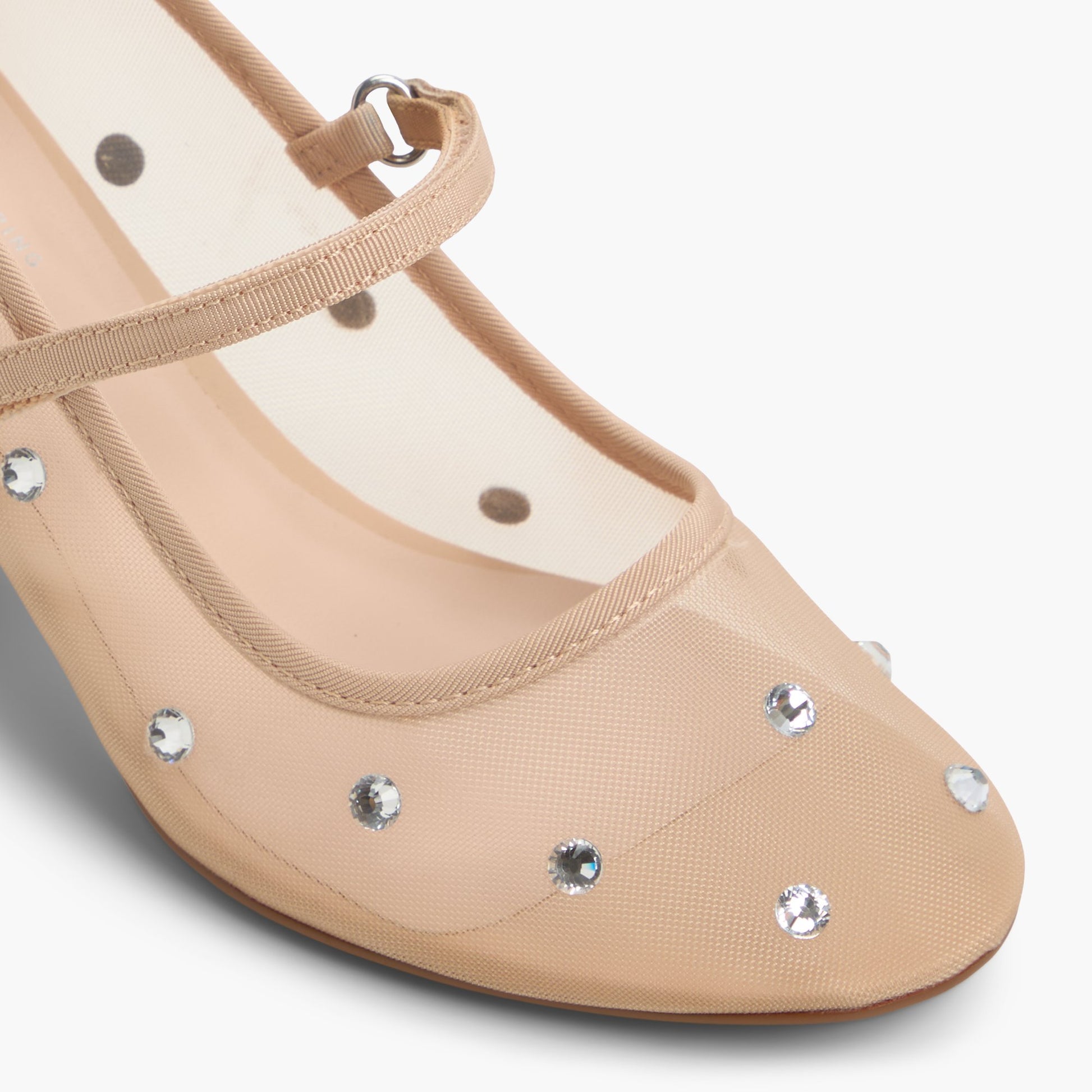 Close-up of the Beige Emmiee