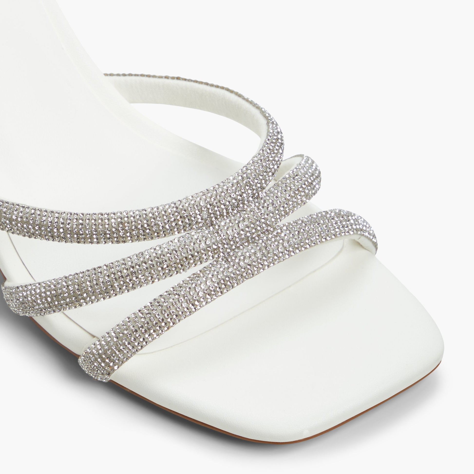 Close-up of the White Overflow Crown