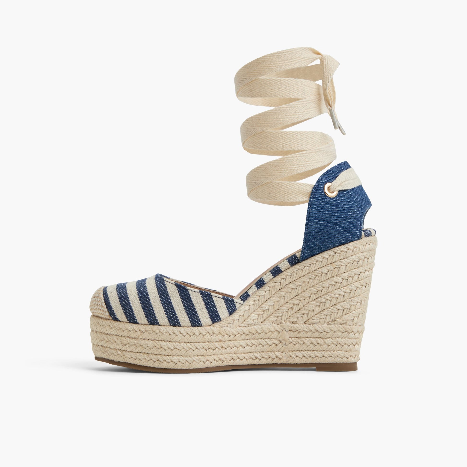 Side view of Navy Goldiie