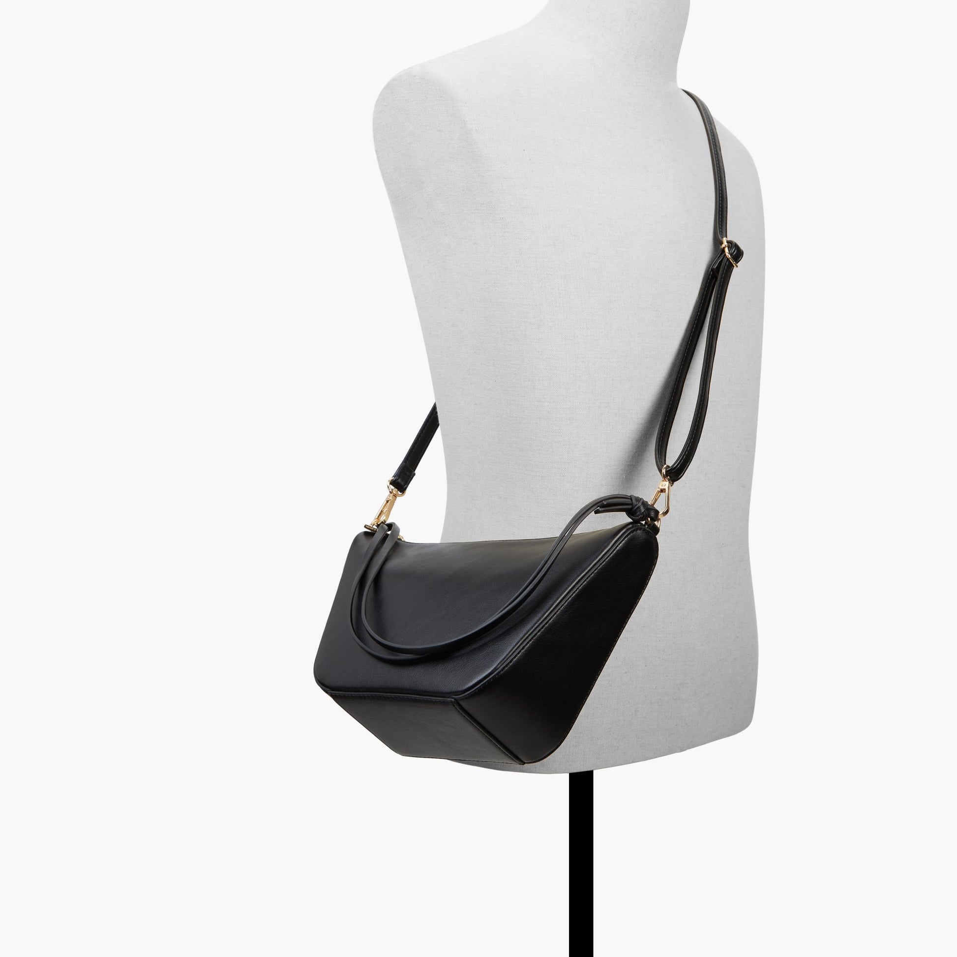 Product media for Leonaa
