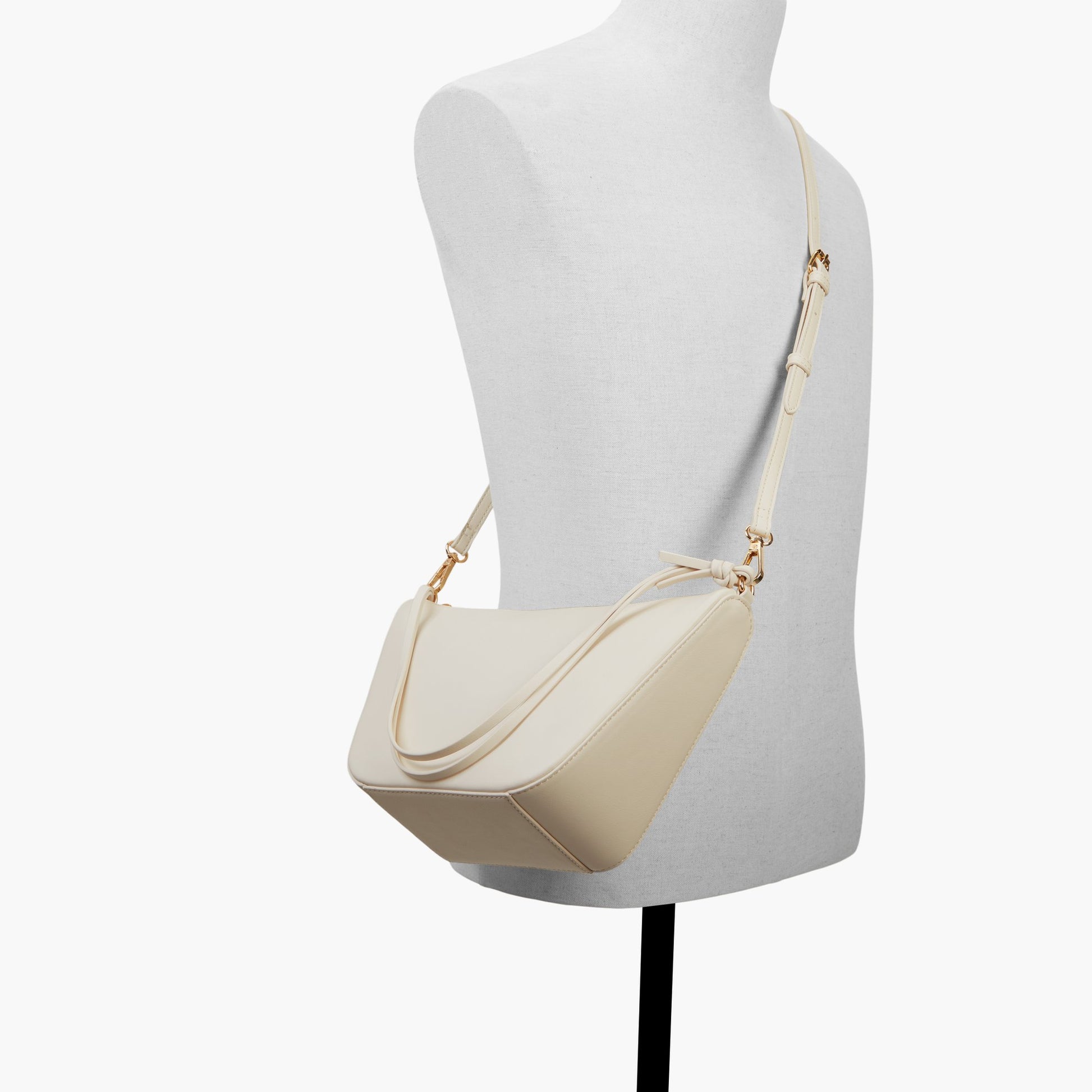 Product media for Leonaa