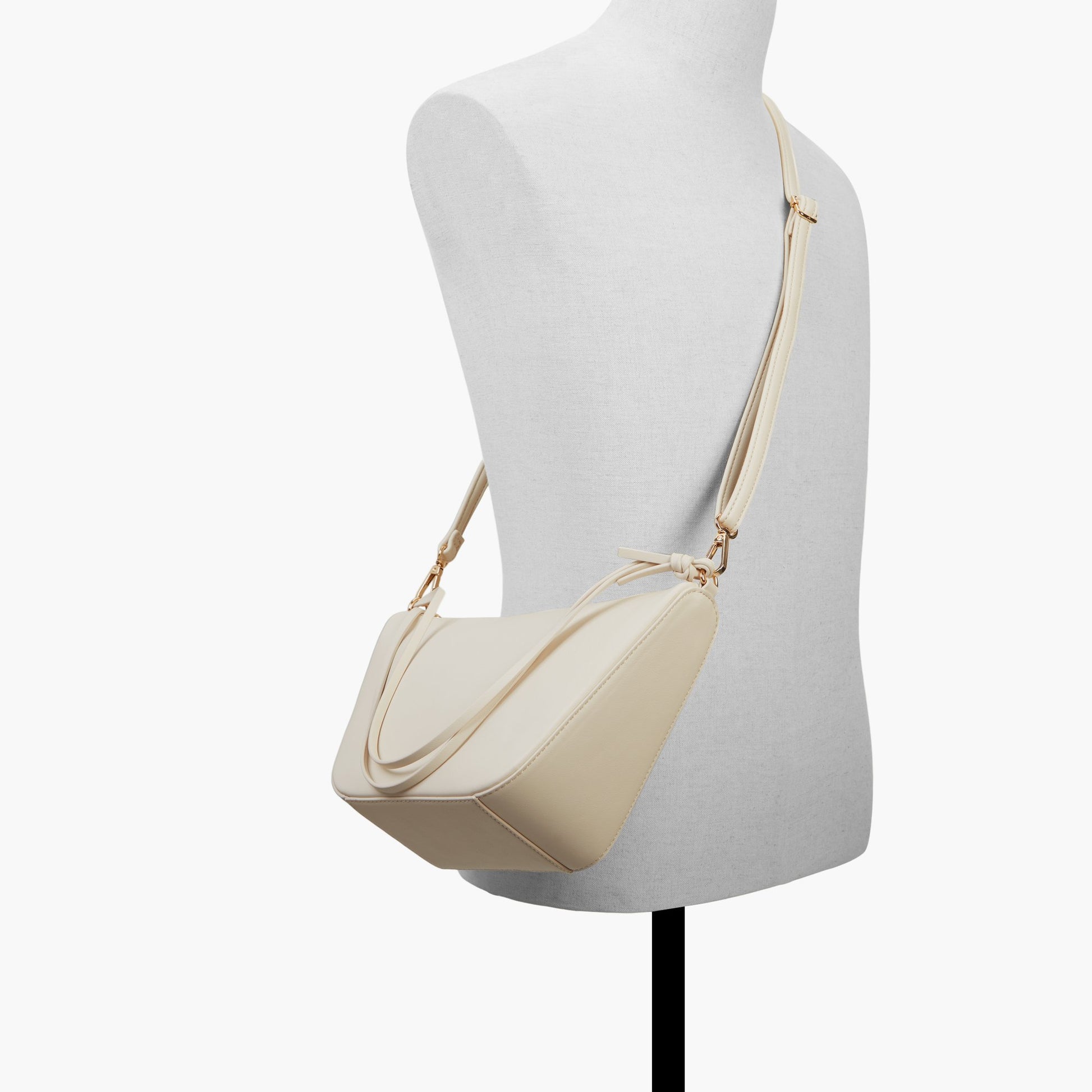 Product media for Leonaa