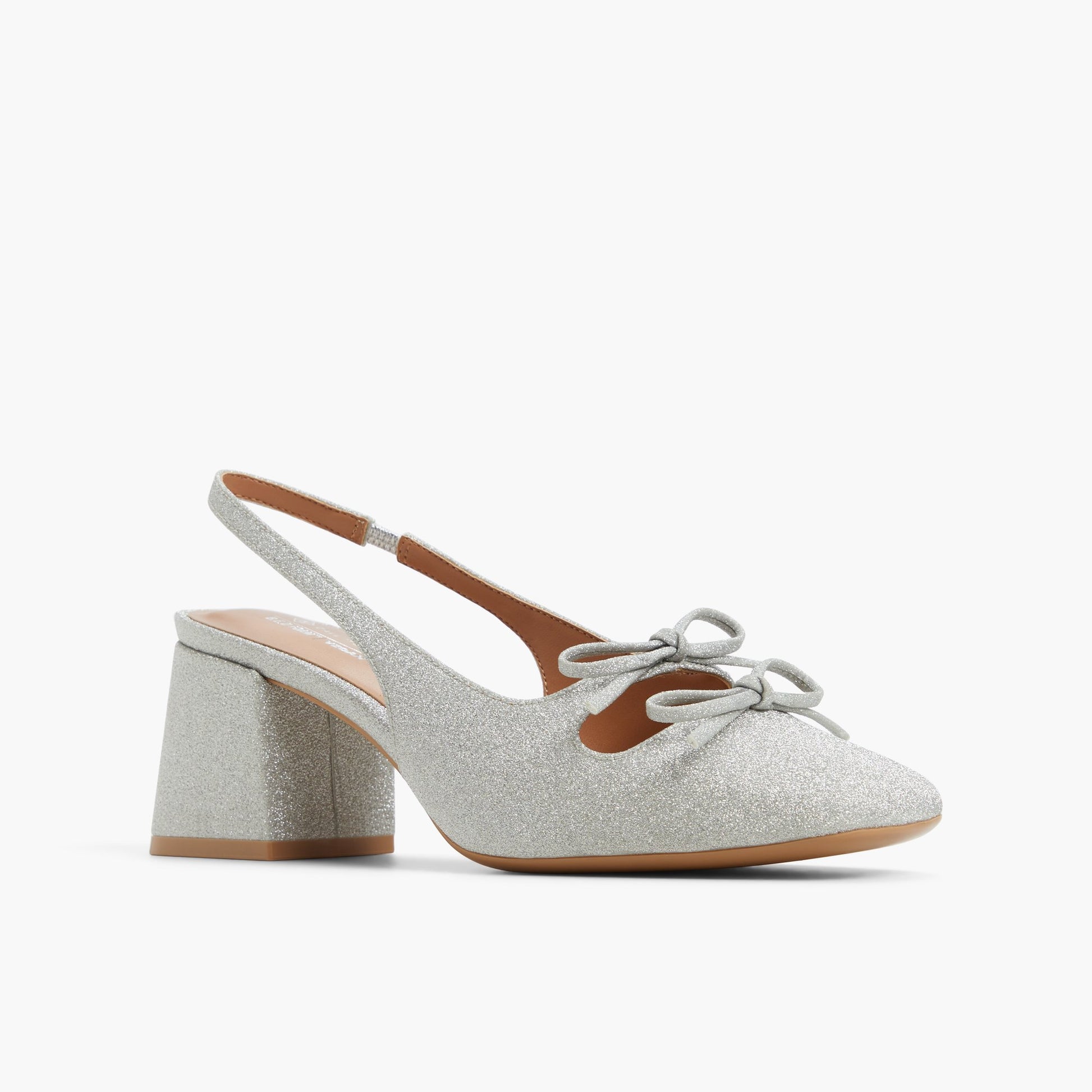 Test FR:Three-quarter angle of Argent Fille Talons bloc à bride's front side