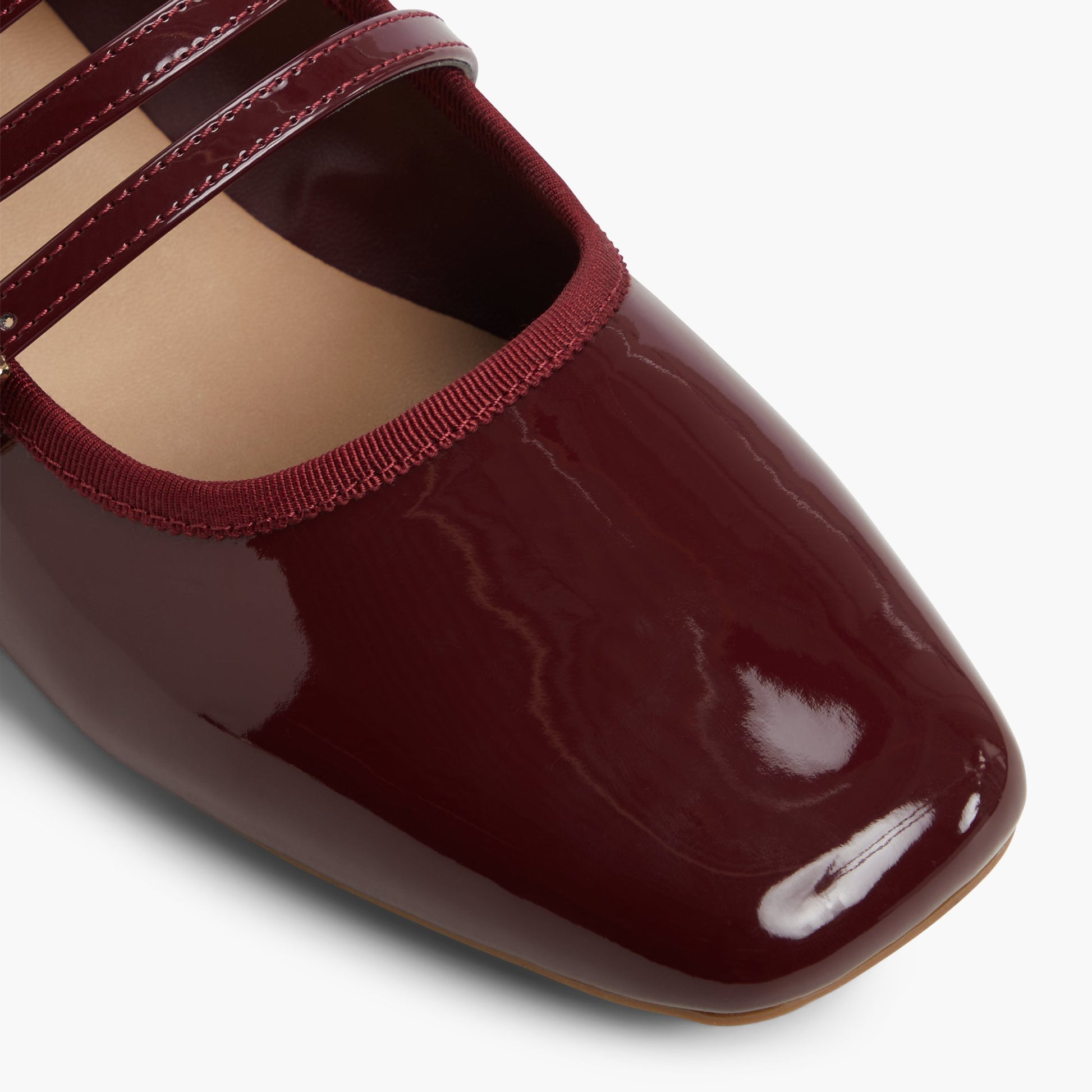 Close-up of the Bordo Kamelie Mary Jane Flats