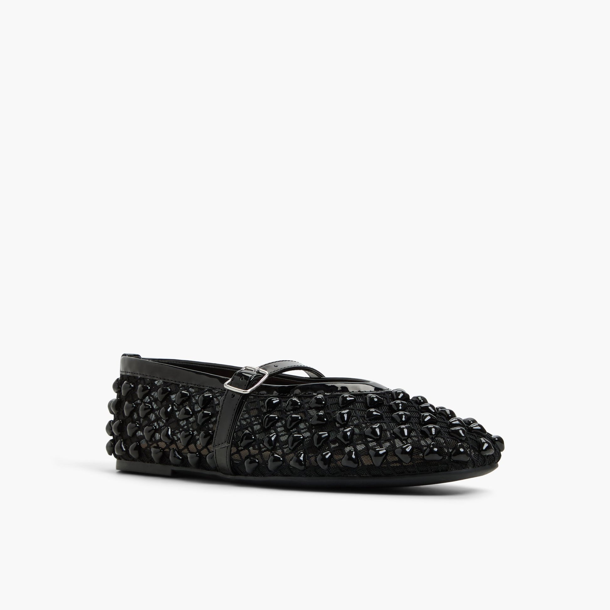 Three-quarter angle of Black Maiya 's front side