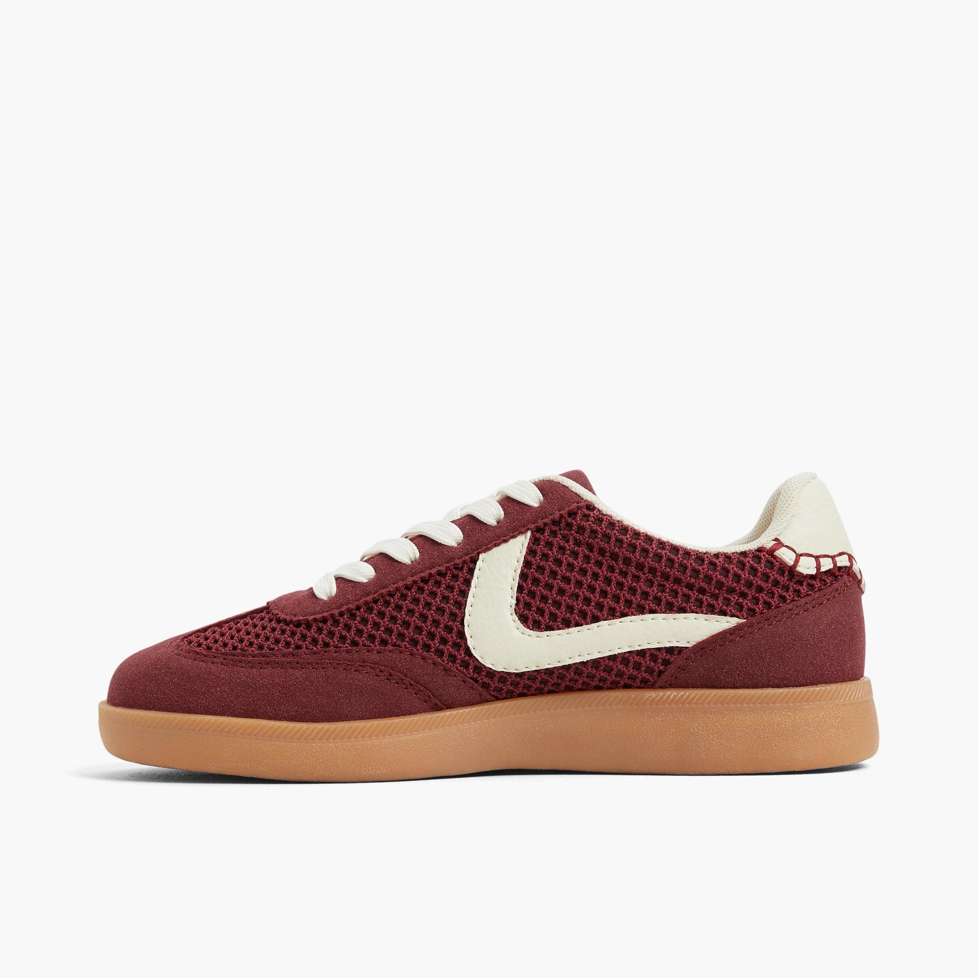 Side view of Bordo Troye