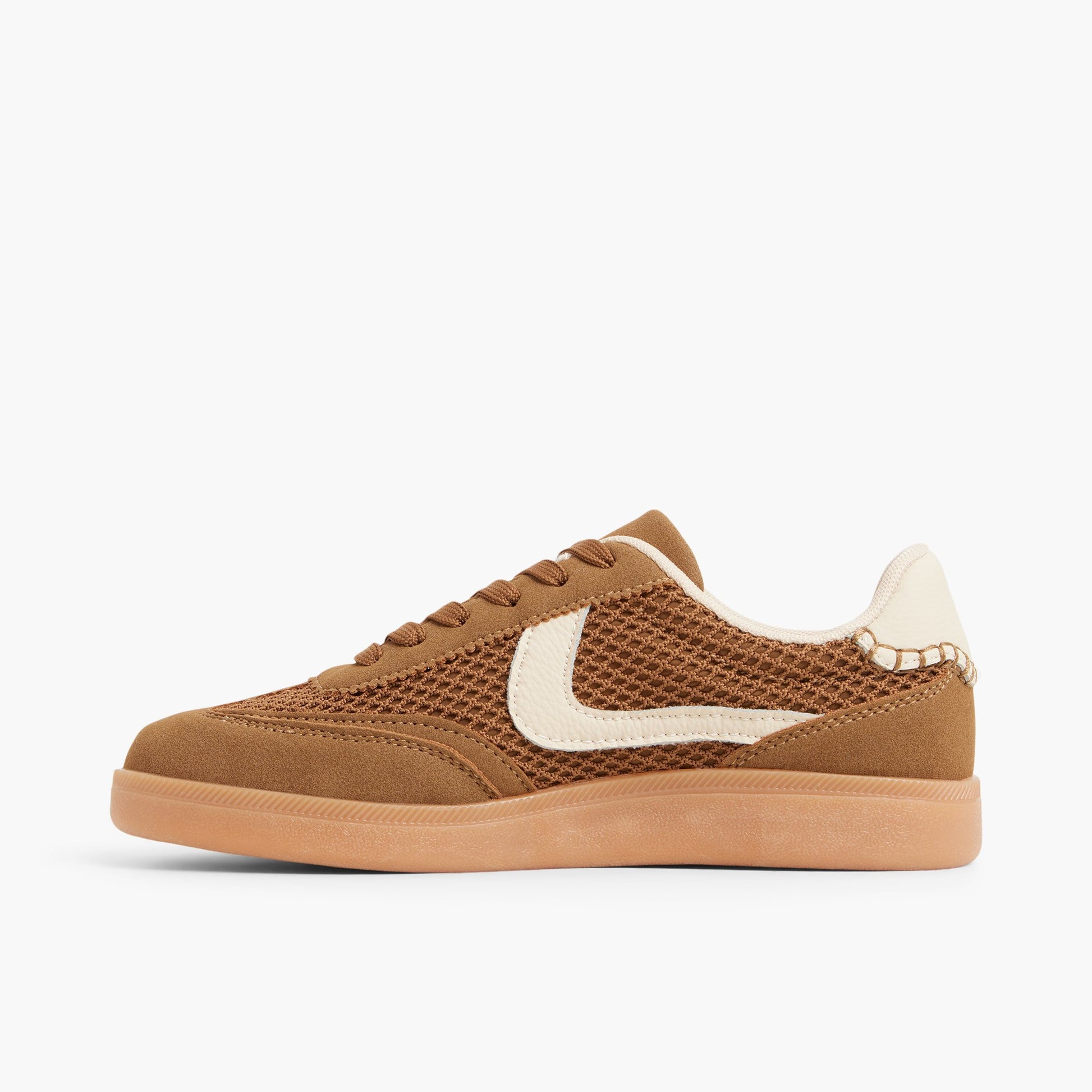Side view of Brown Troye
