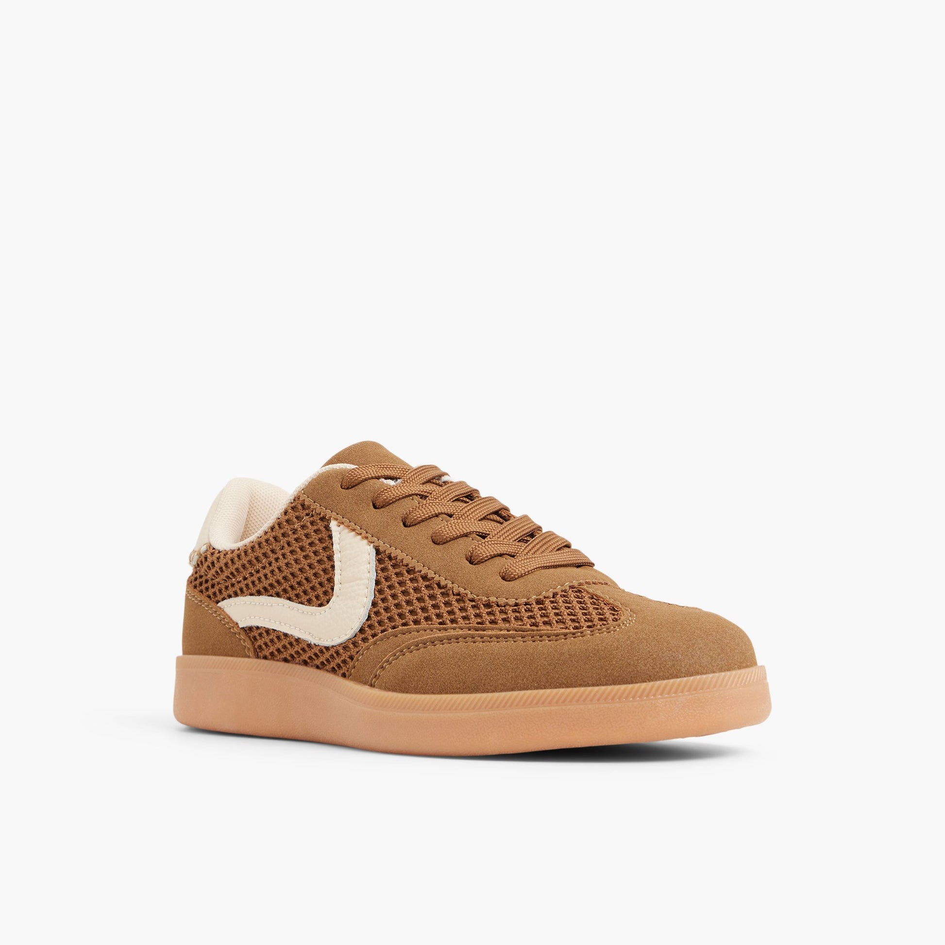 Three-quarter angle of Brown Troye 's front side