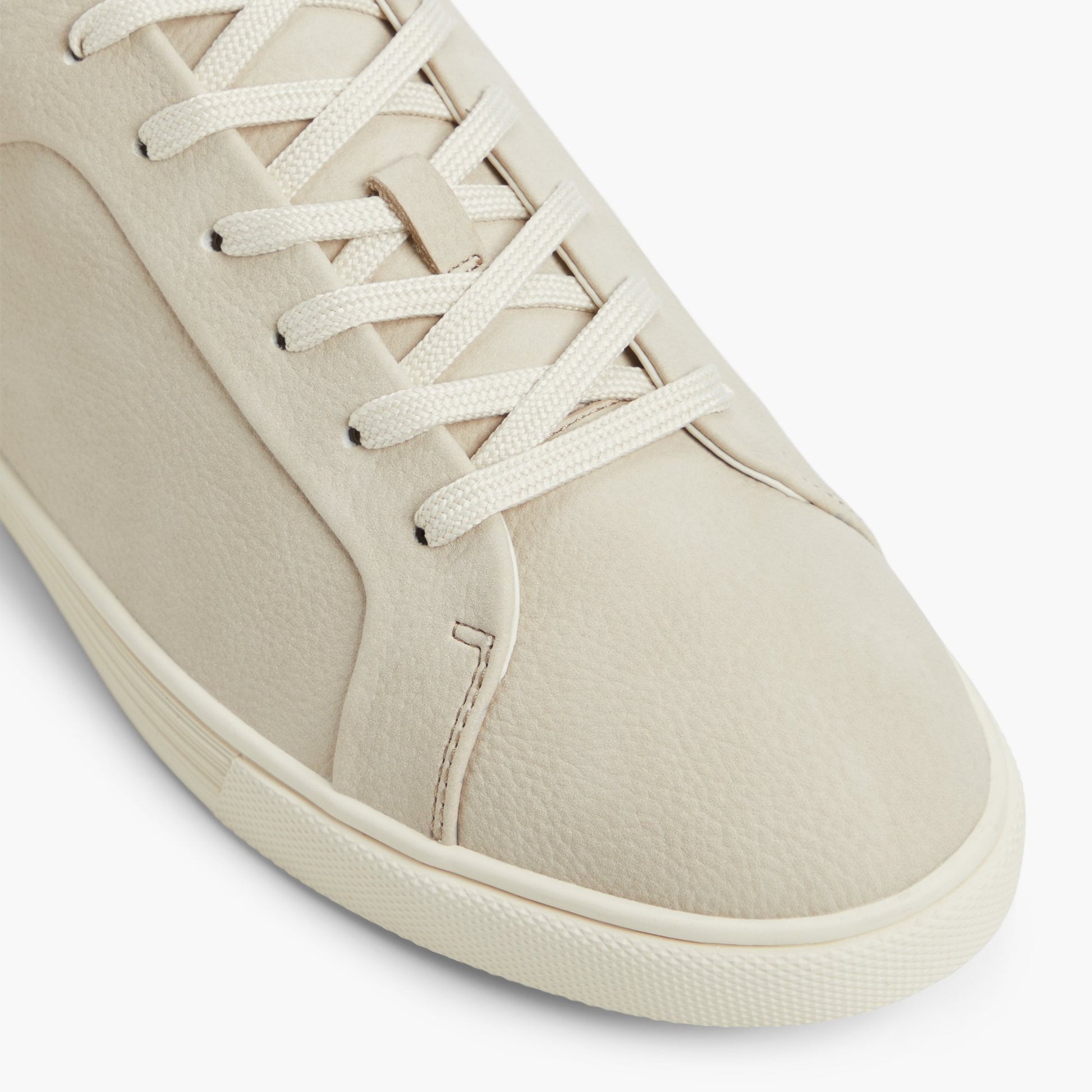 Close-up of the Cream Taber