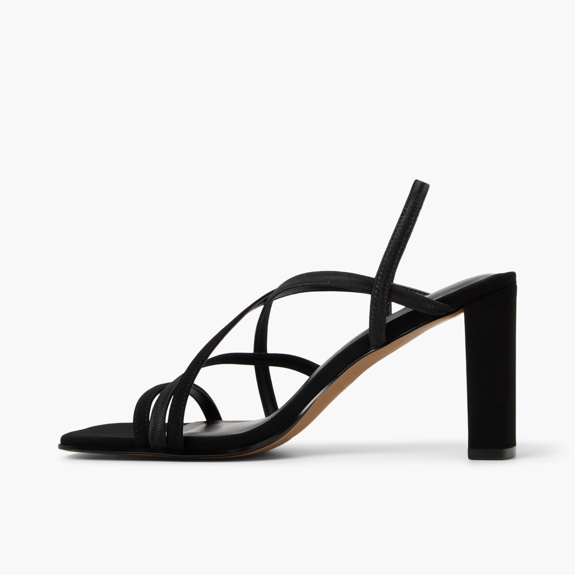 Test FR:Side view of Noir Siierra Sandales à talon haut