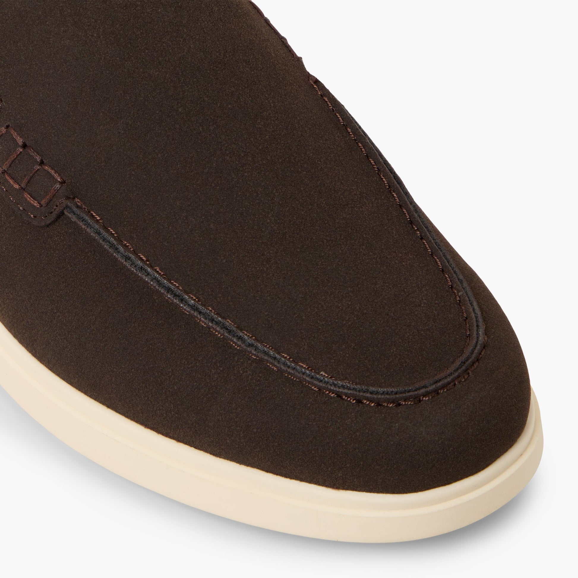 Close-up of the Dark Brown Maravista