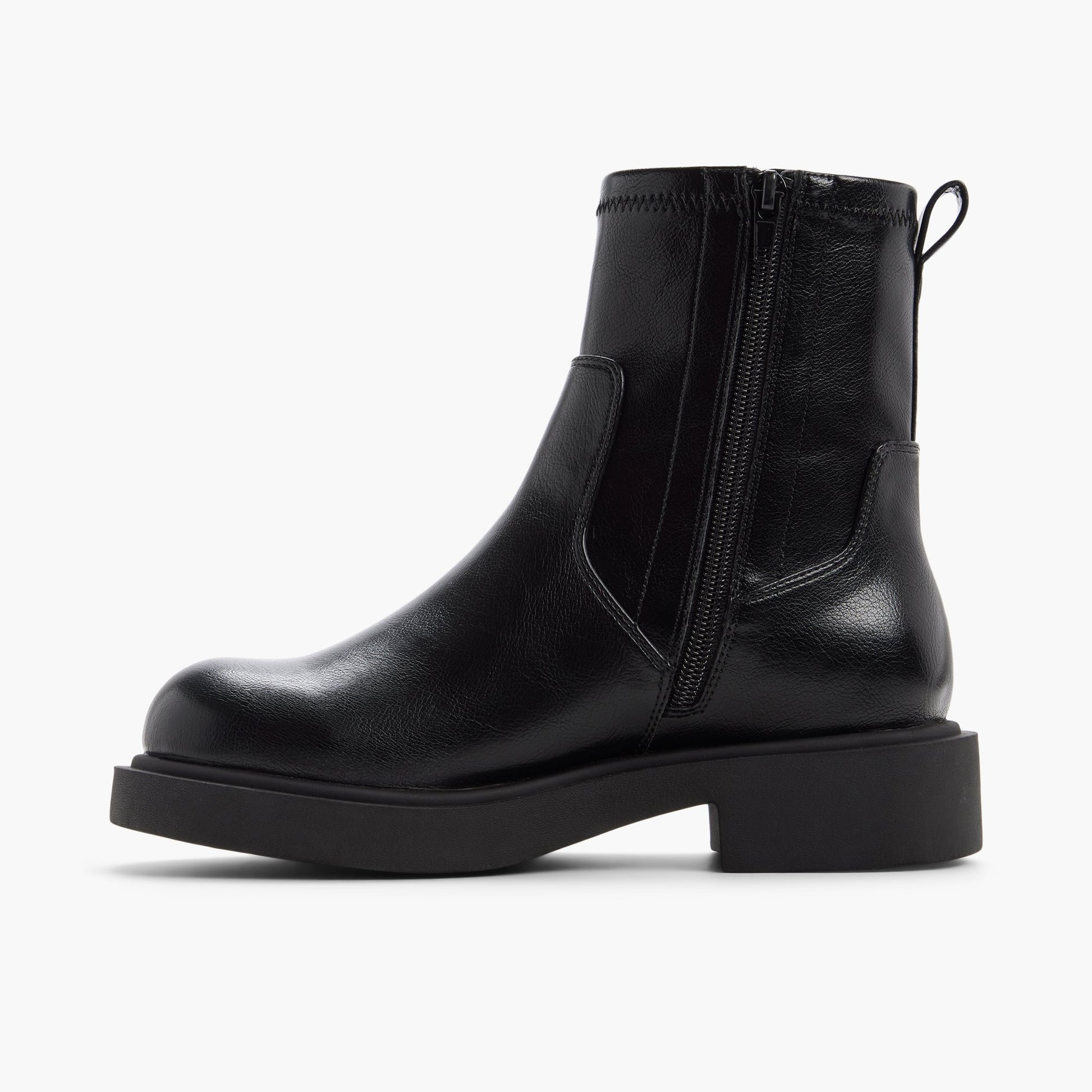 Test FR:Side view of Noir Addilynn