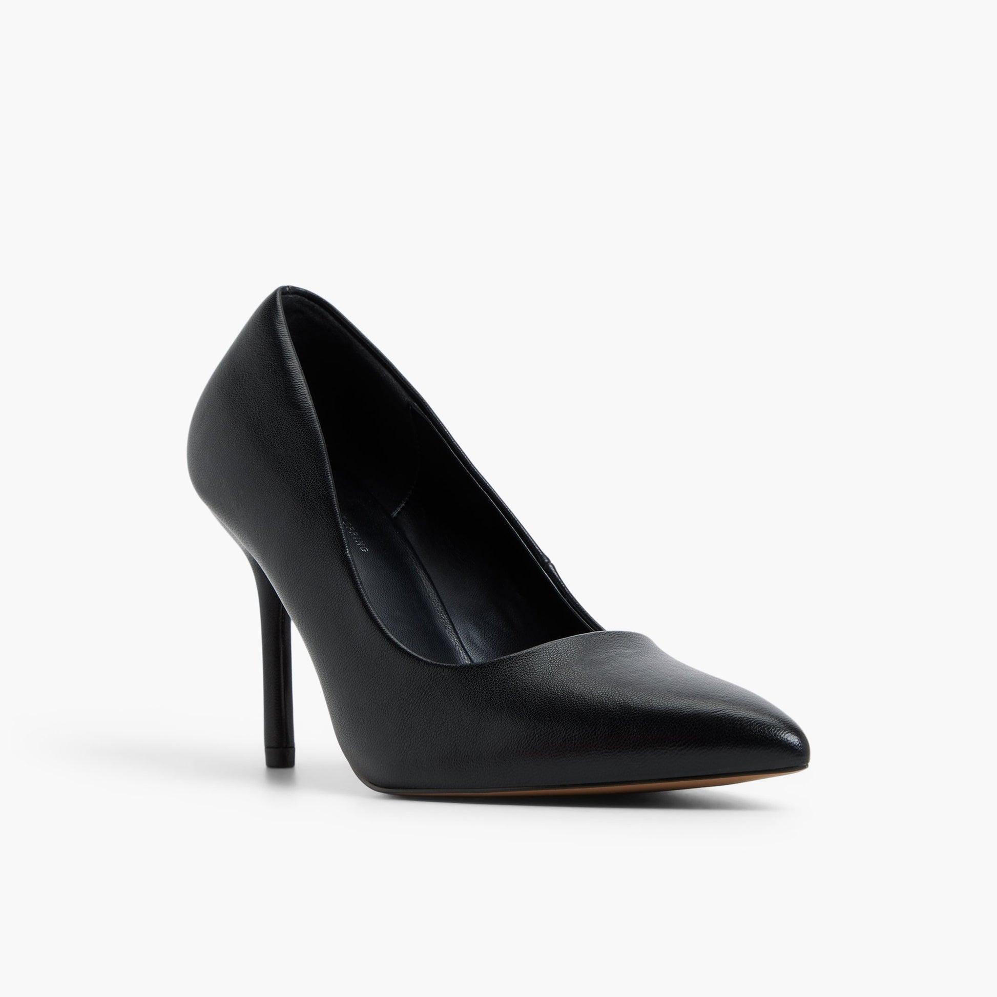 Three-quarter angle of Black Leeona Pumps's front side