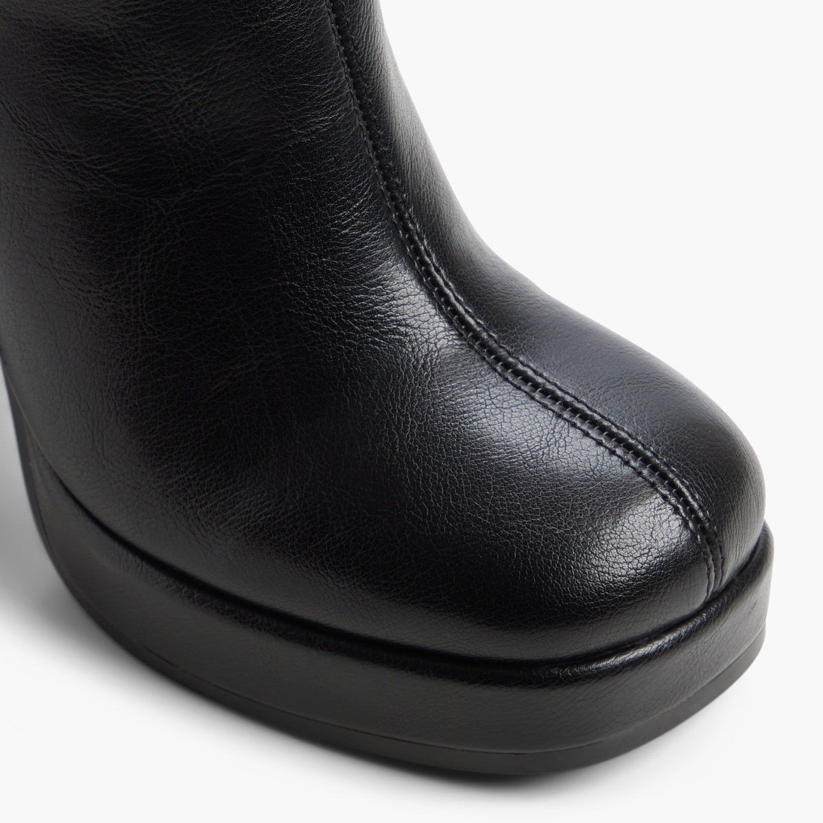 Gros plan de la Noir Juuno Bottes hautes plateforme