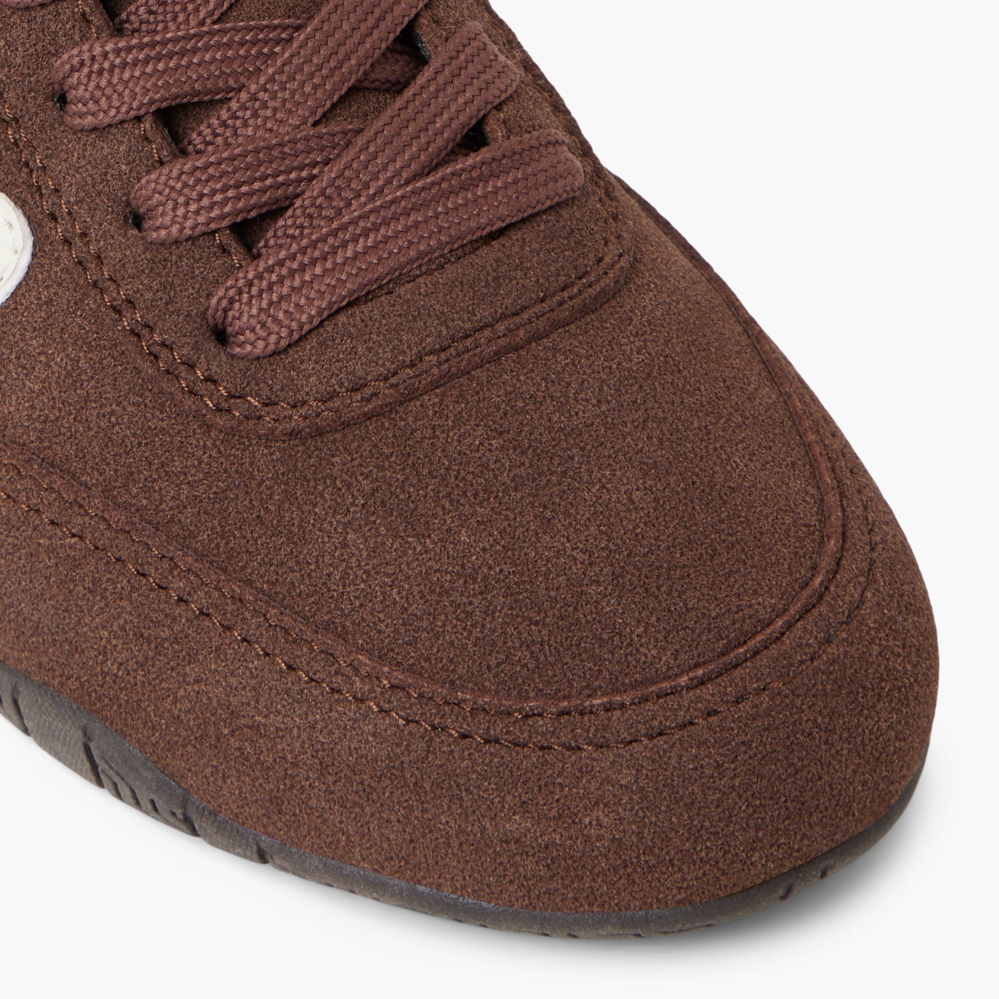 Close-up of the Brown Pantheraa Low-Top Sneakers