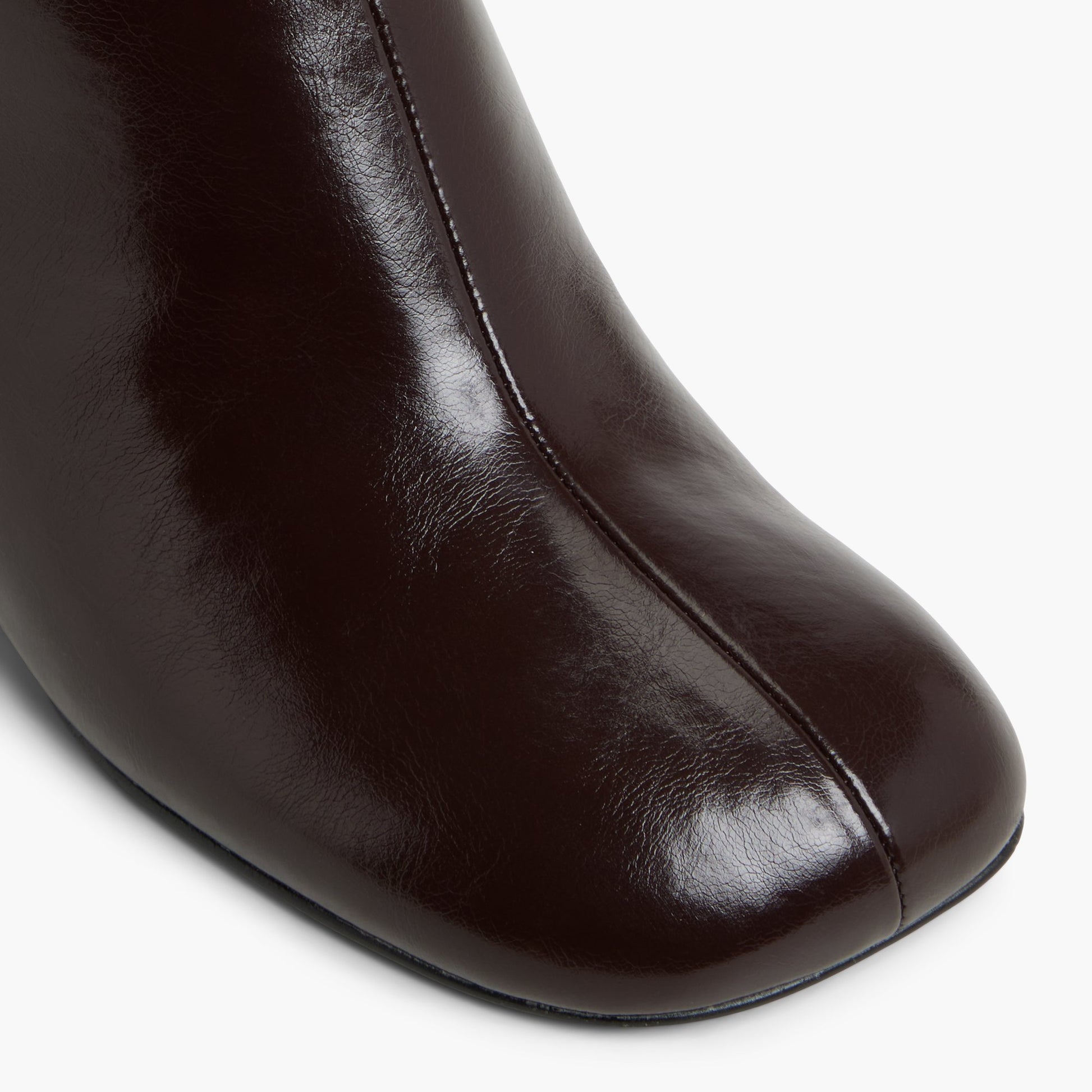 Close-up of the Dark brown Eveii Ankle Boots