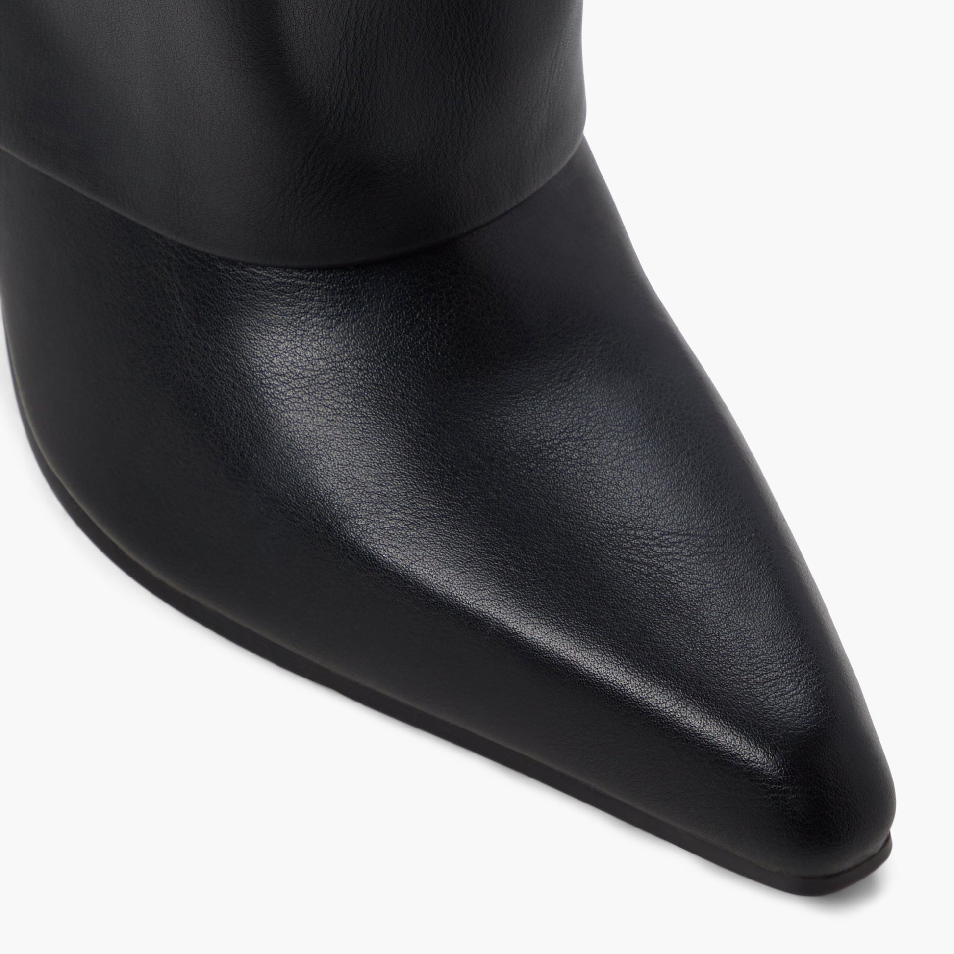 Test FR:Close-up of the Noir Savanahh Bottes hautes