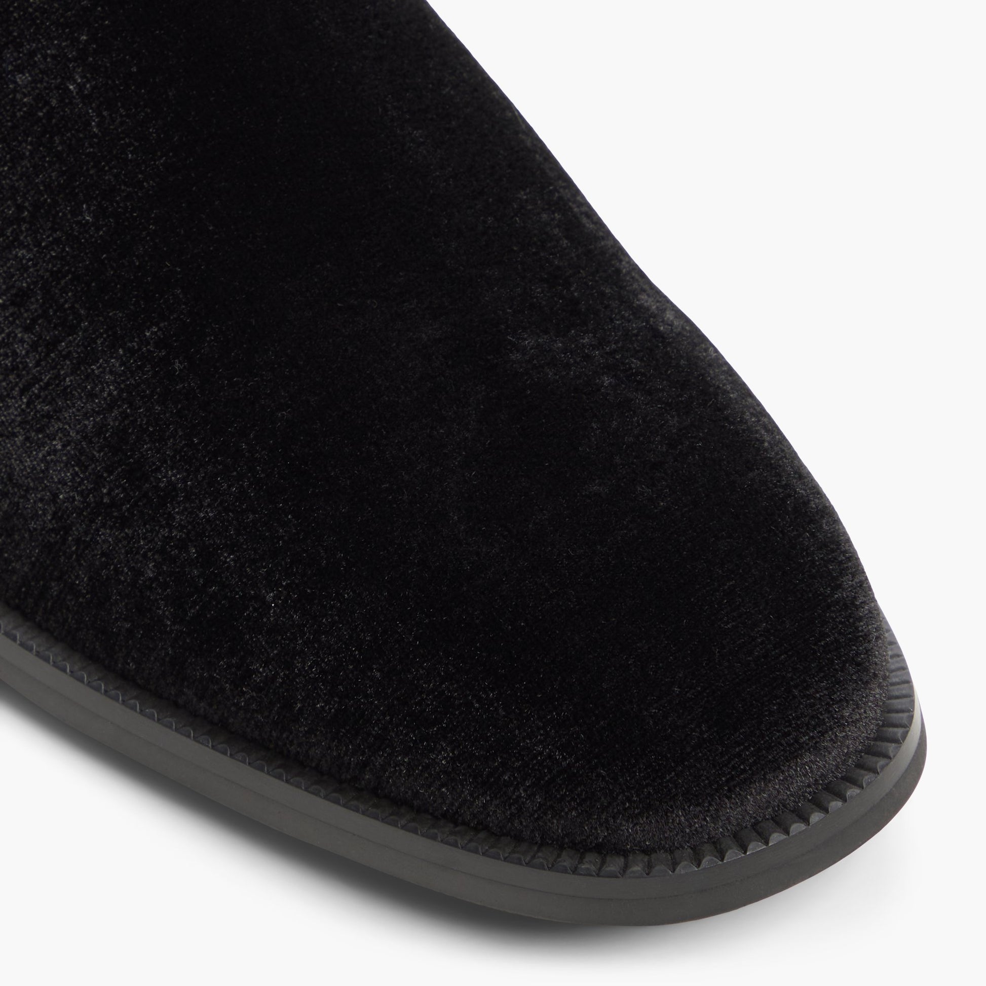 Test FR:Close-up of the Noir Goetze Flâneurs