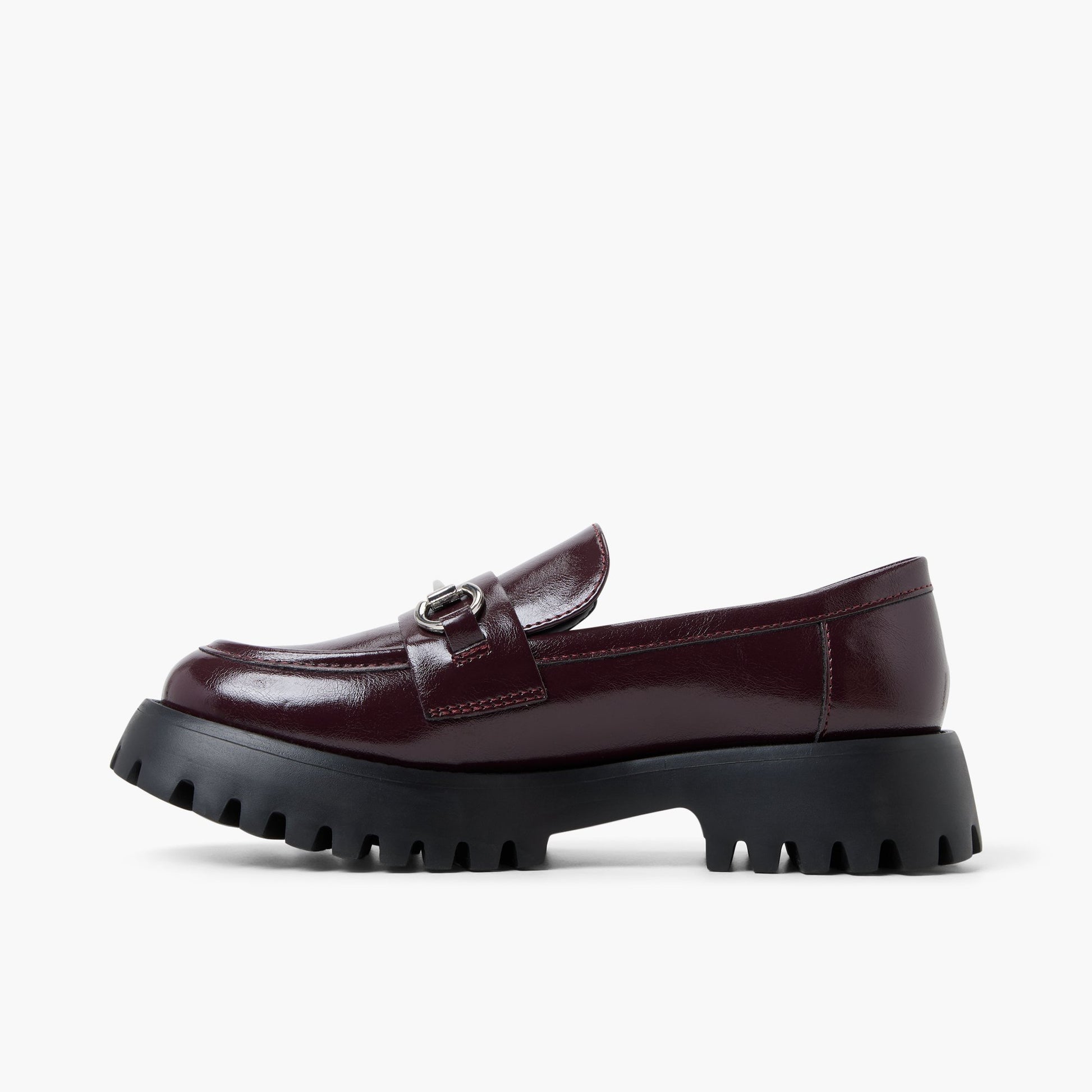 Side view of Bordo Cluelesss Chunky loafers