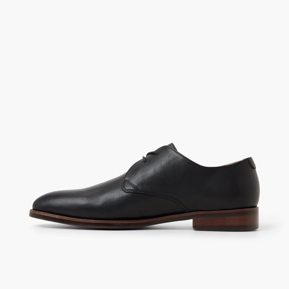 Keslin in black | Call It Spring Canada