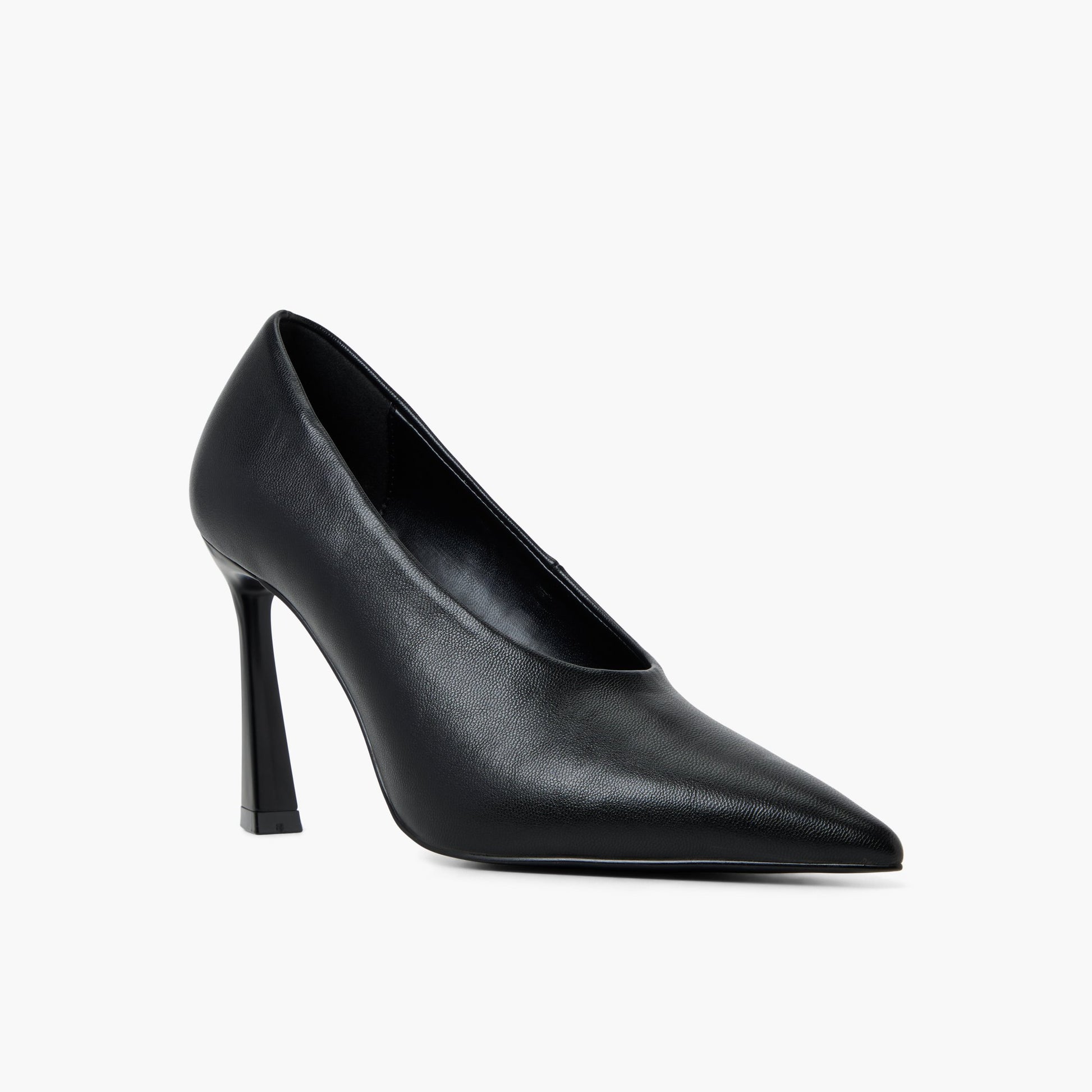 Three-quarter angle of Black Zeynaa High-Vamp Pumps's front side