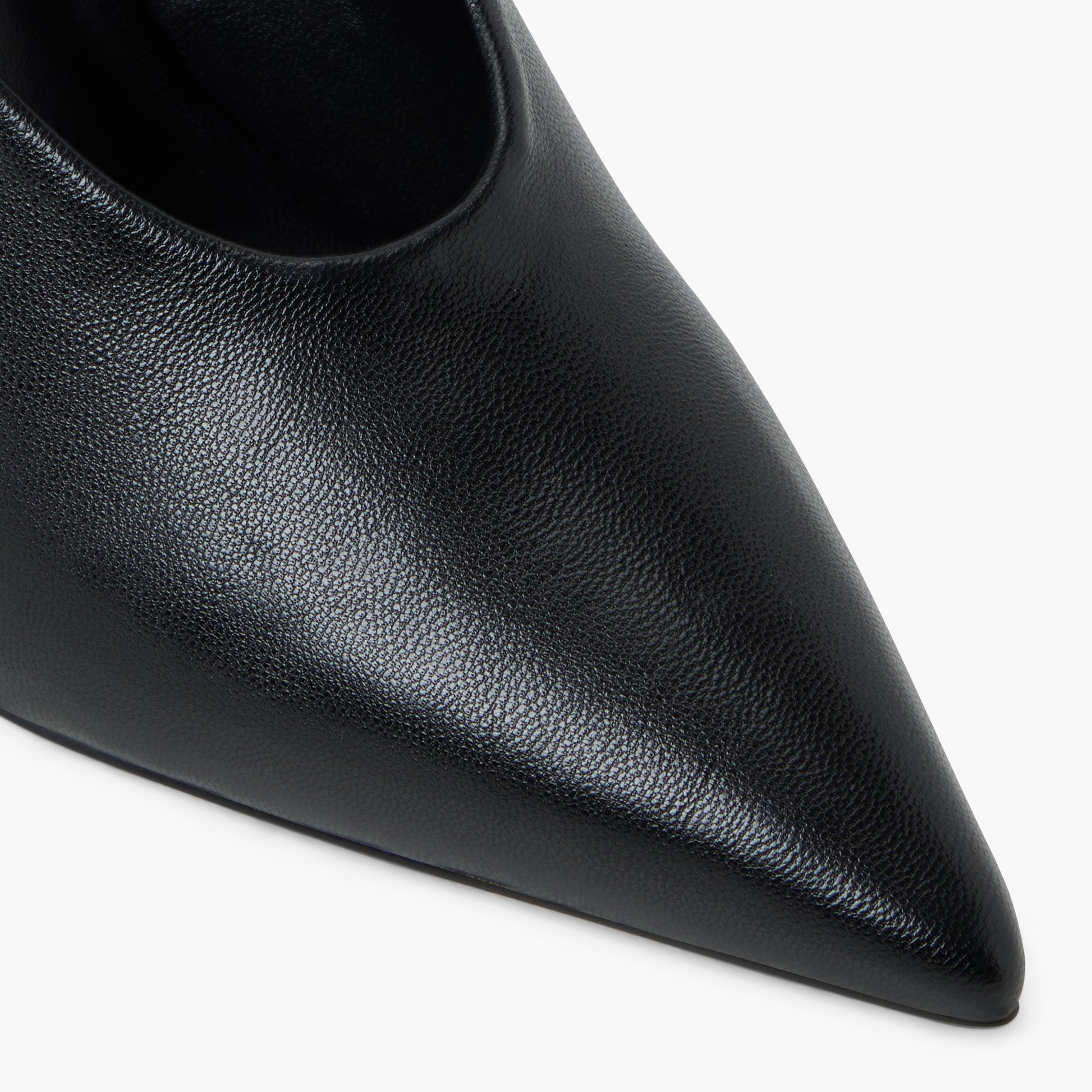 Close-up of the Black Zeynaa High-Vamp Pumps