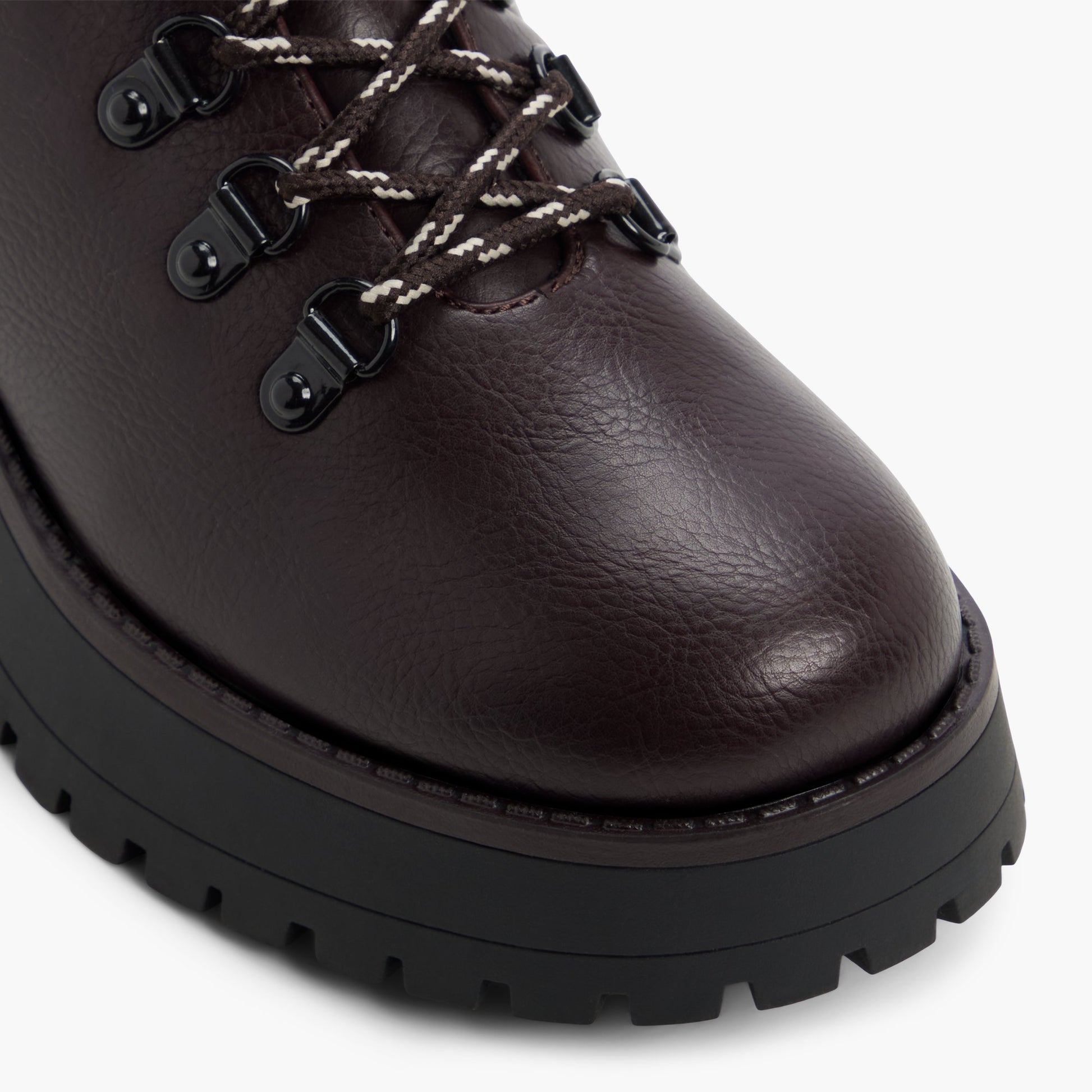 Test FR:Close-up of the Bordo Trekkerr Bottillons