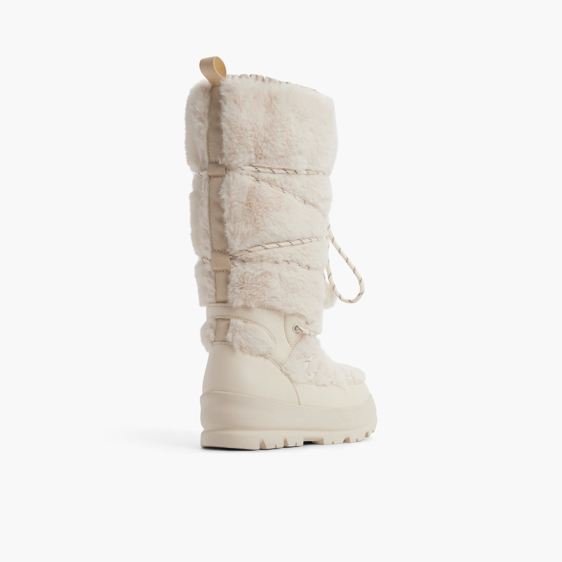 Test FR:Three-quarter angle of Glace Yetti 's back side