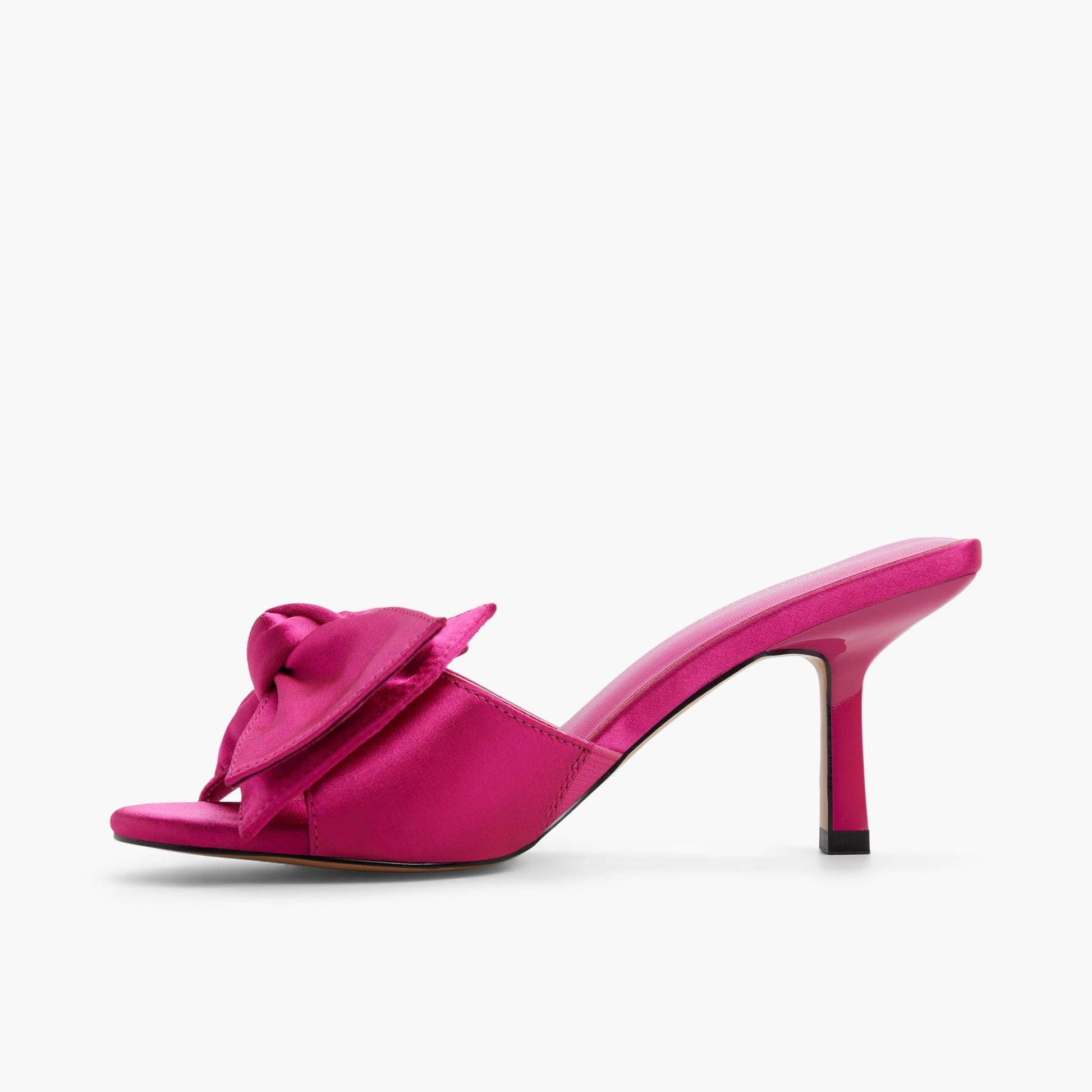 Side view of Fuchsia Molliee