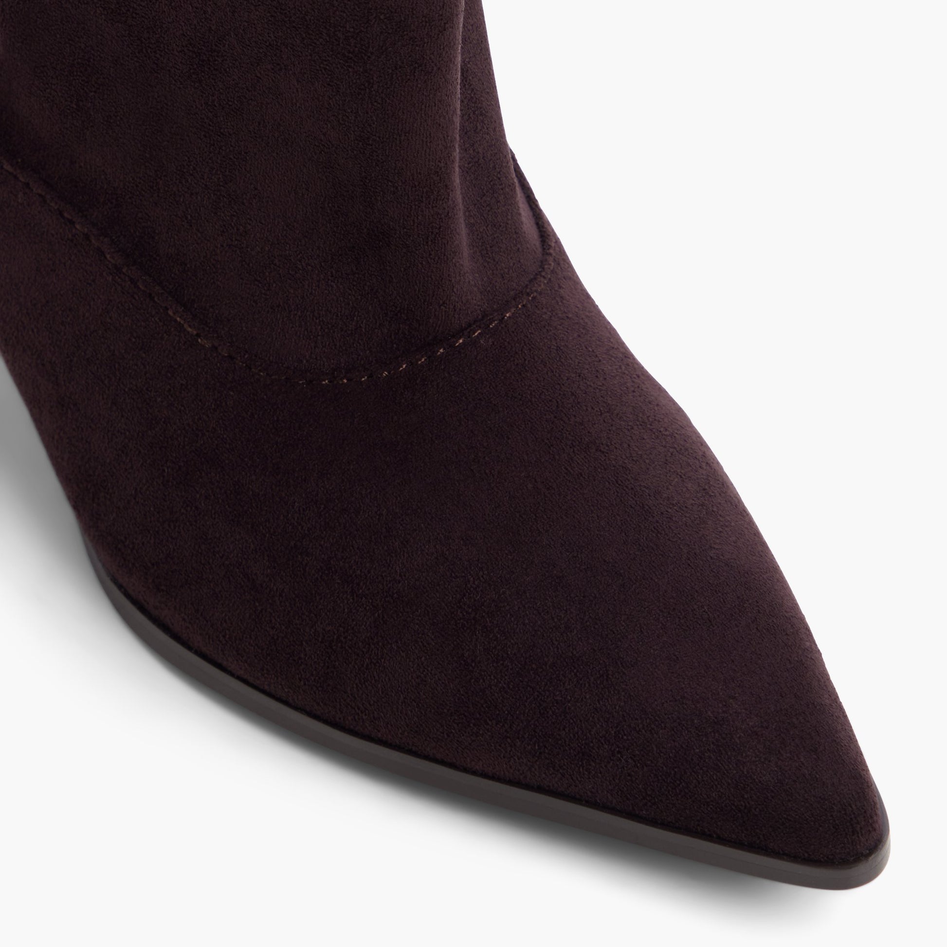 Close-up of the Dark Brown Madhia
